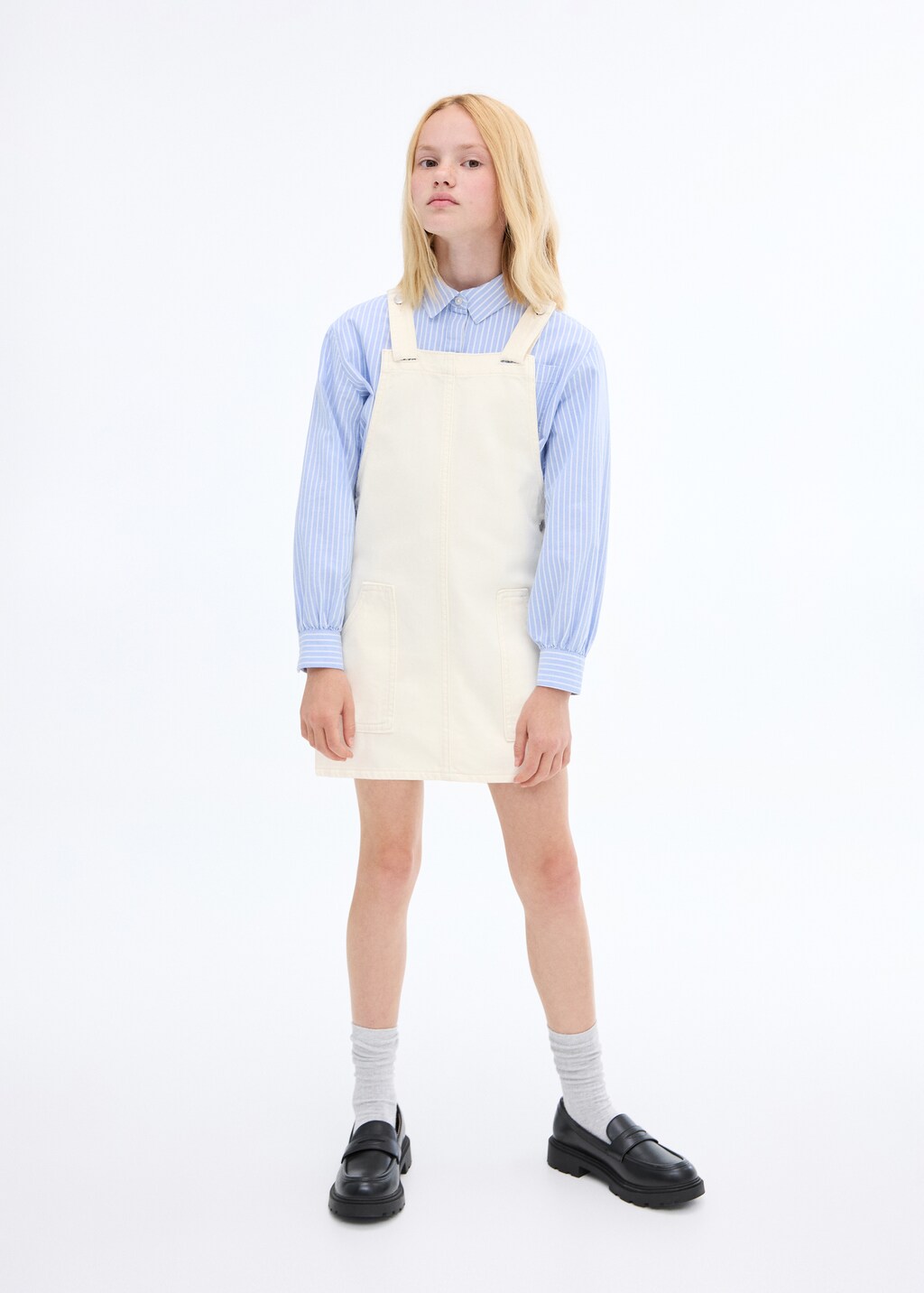 Short denim pinafore