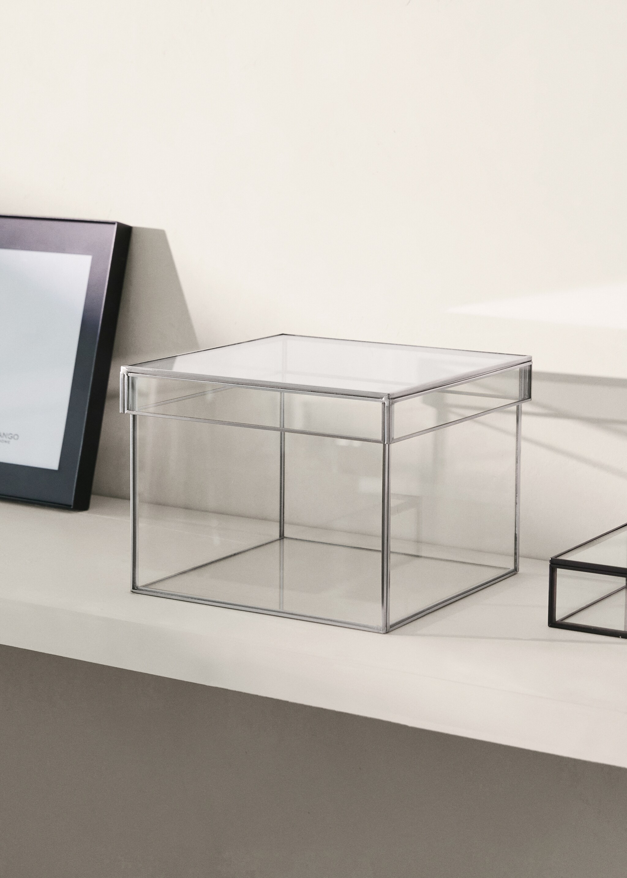 Medium square metal box - General plane