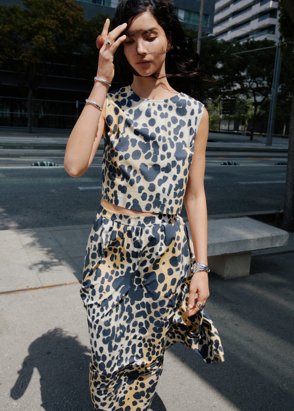 Leopard-print buttoned crop top
