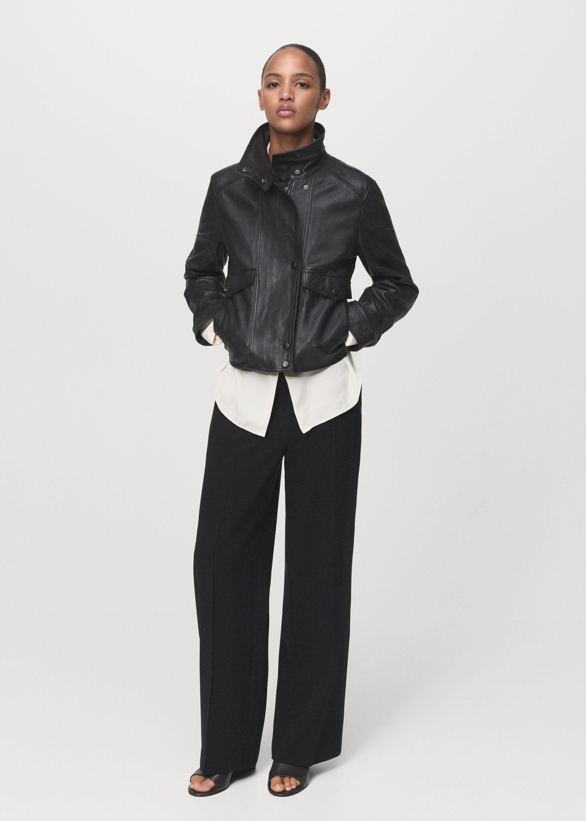 Straight mid-rise trousers - General plane, Black. Ref: 17084078-00.
