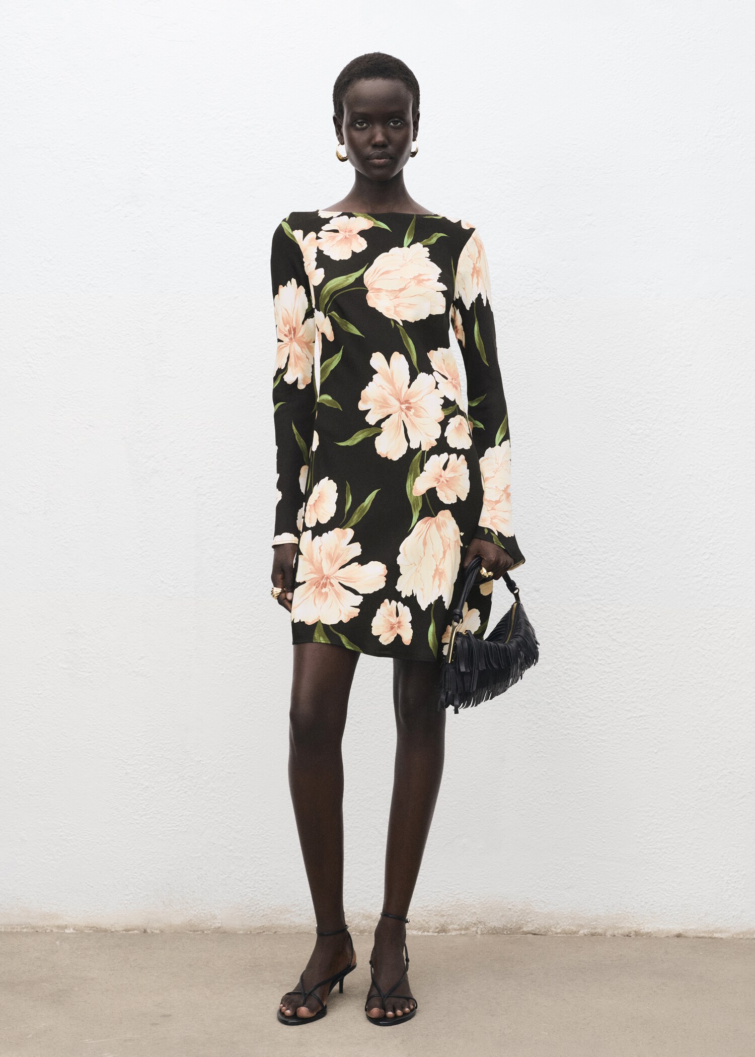 Vestido corto estampado floral - Plano general