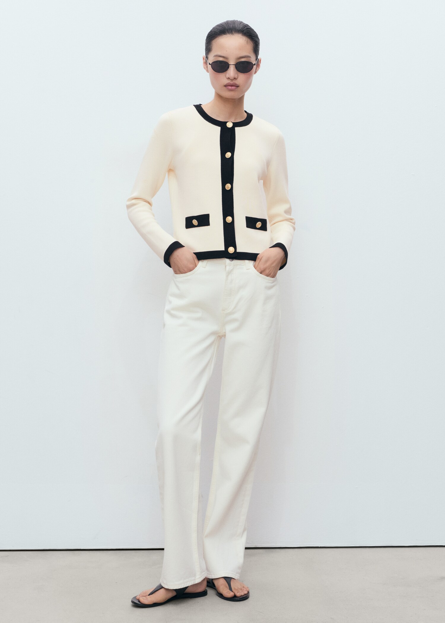 Gebreid jasje met contrasterende biesjes - Overzichtstekening