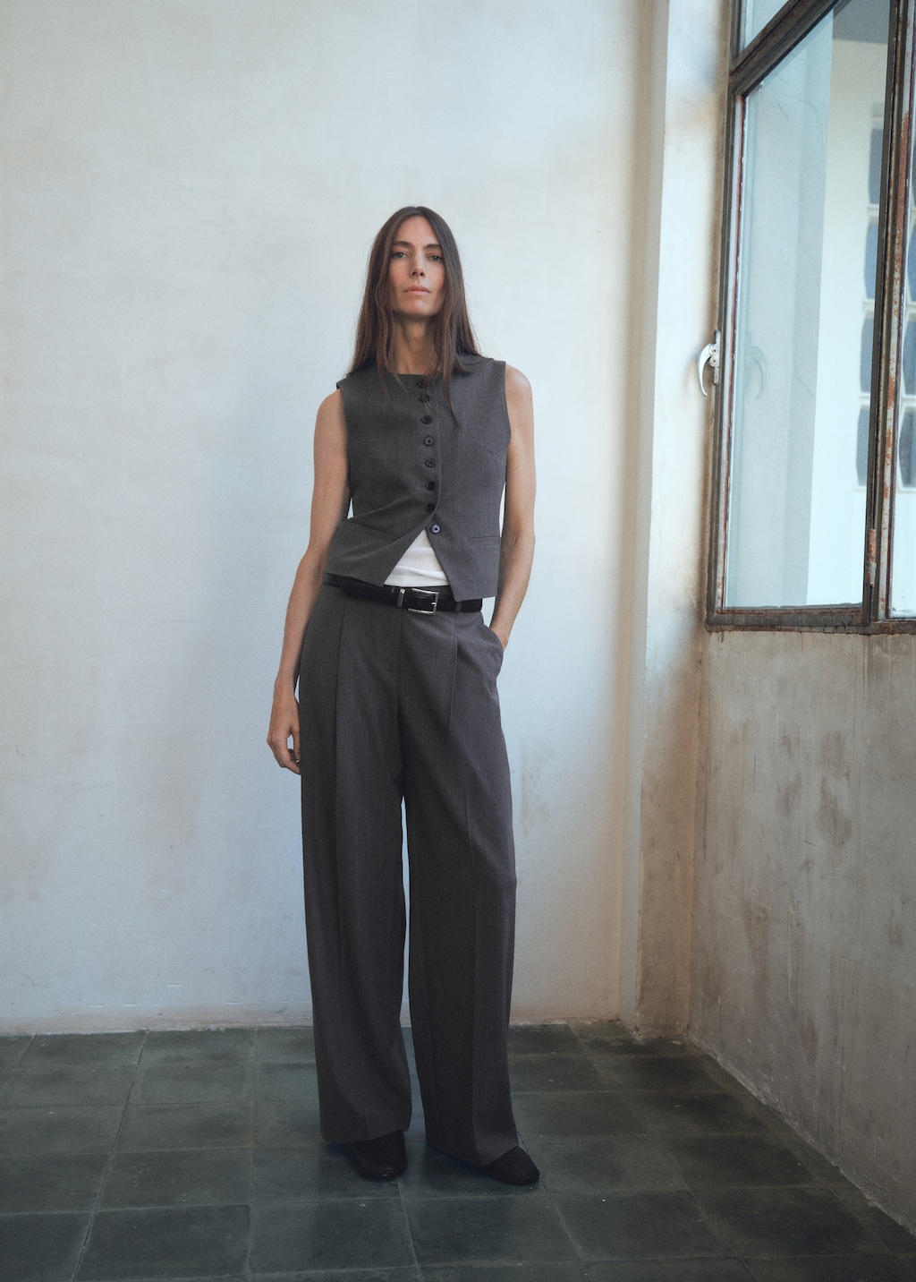 Suit vest with buttons