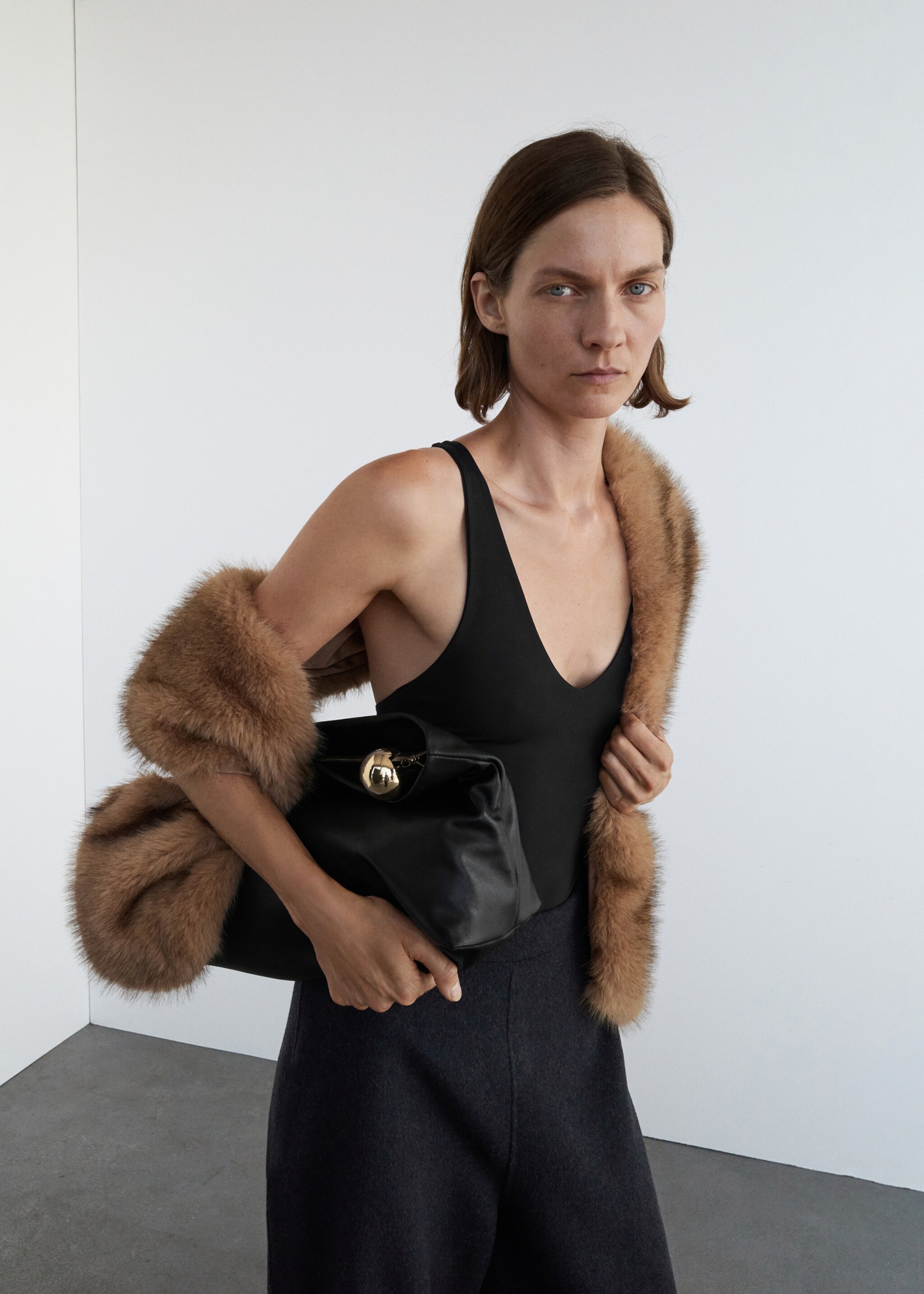 Low-neck bodysuit - General plane, Black. Ref: 17086358-00.