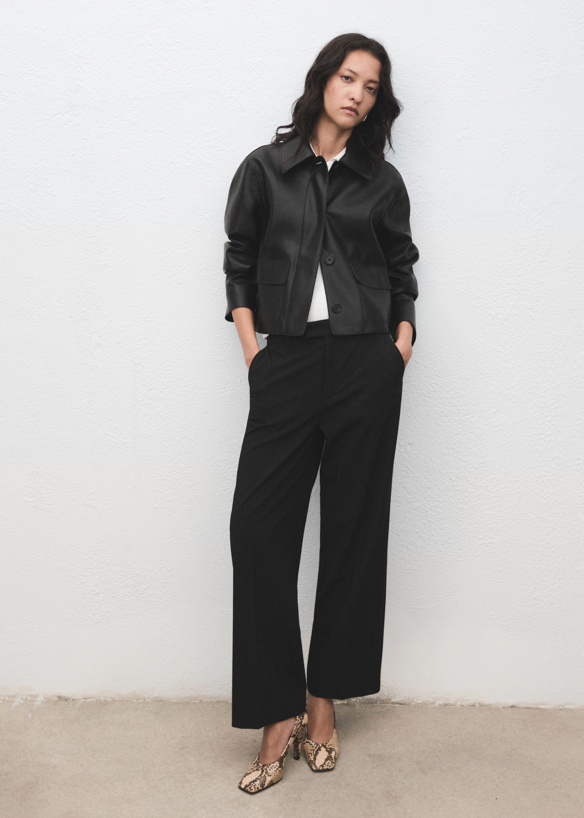 Mid-rise cropped straight-leg trousers - General plane, Black. Ref: 17087128-00.