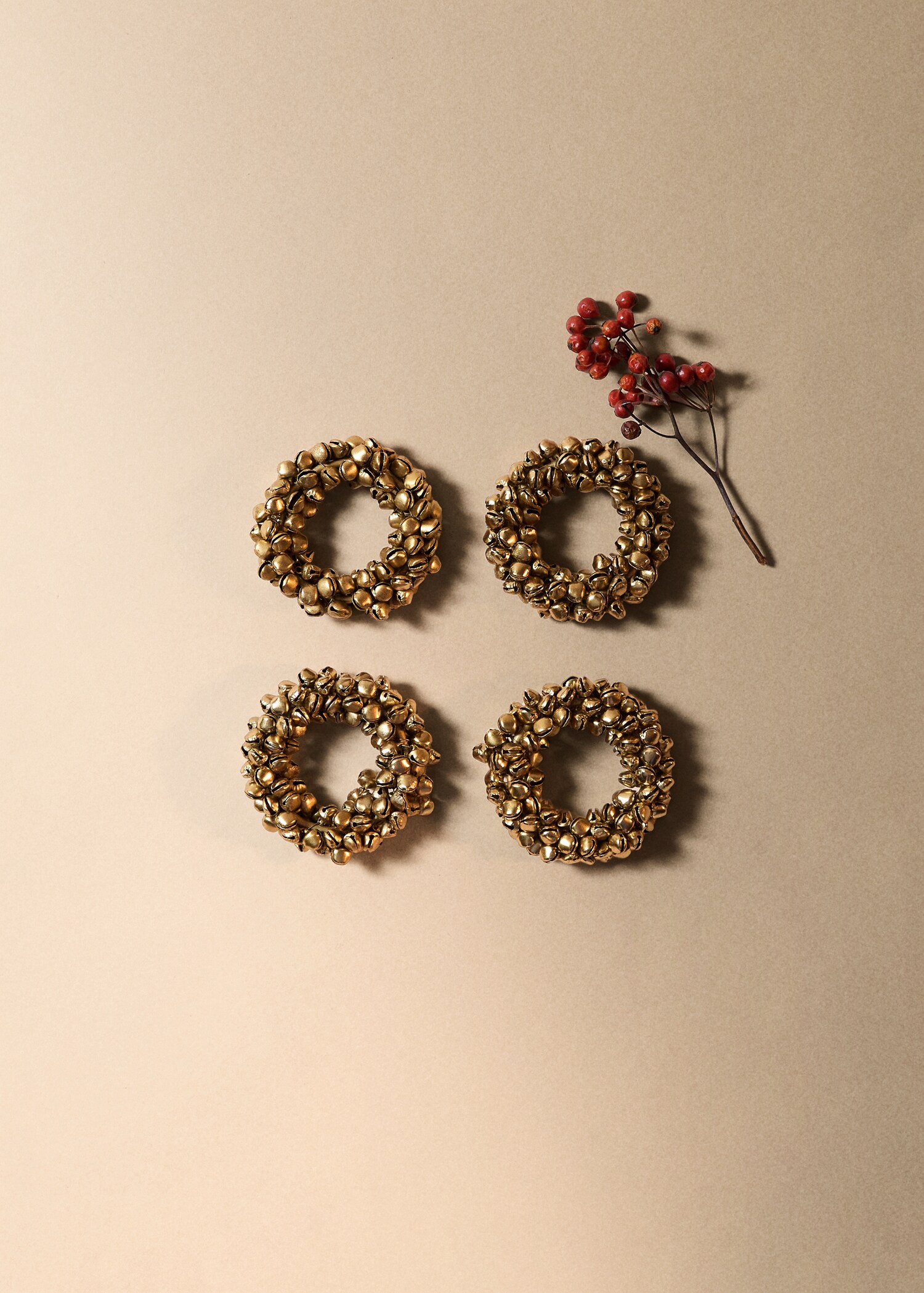 Napkin holder with bell embellishments - General plane