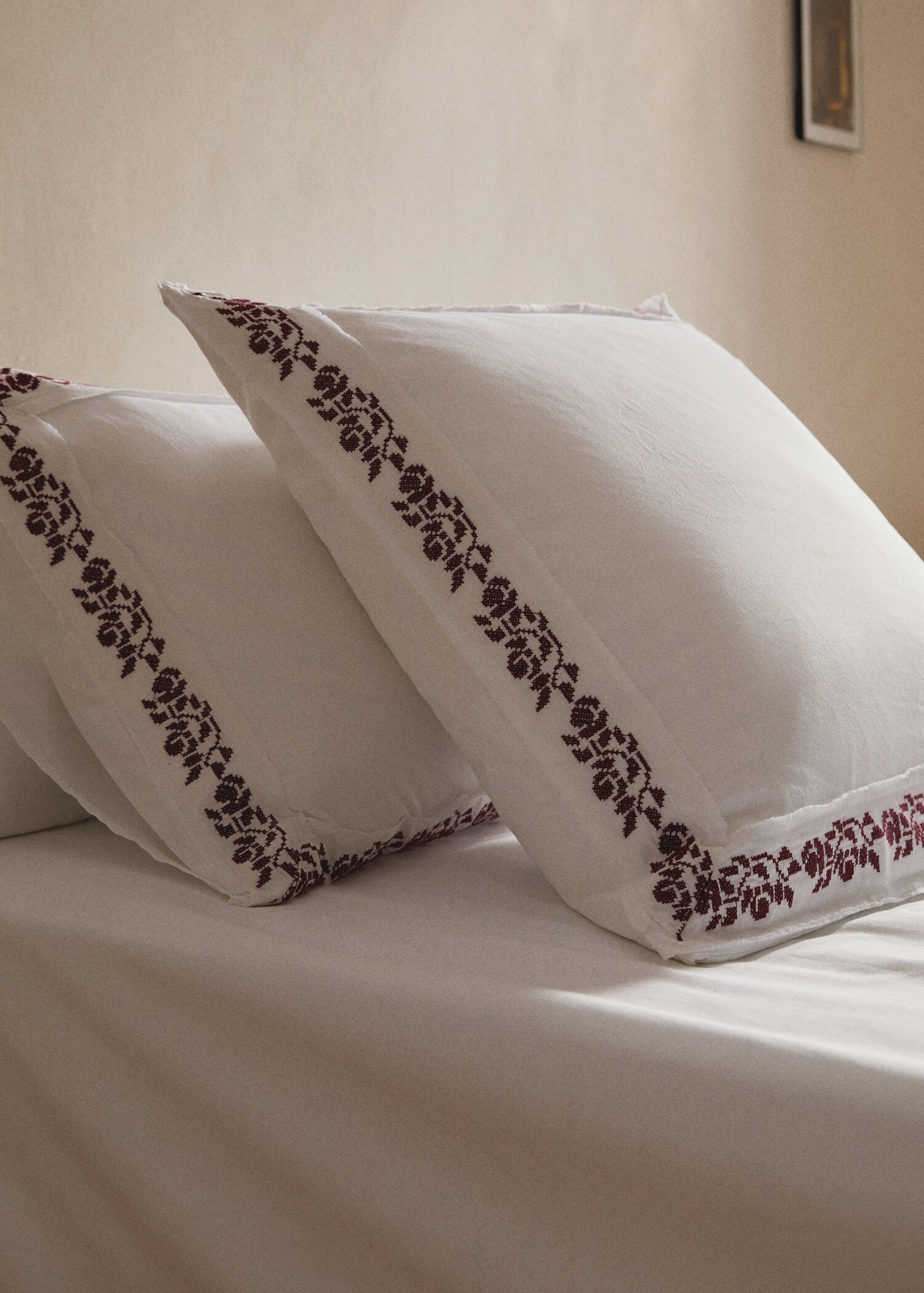 Funda almohada algodón satén 300 hilos bordado punto cruz 50x75cm - Plano general