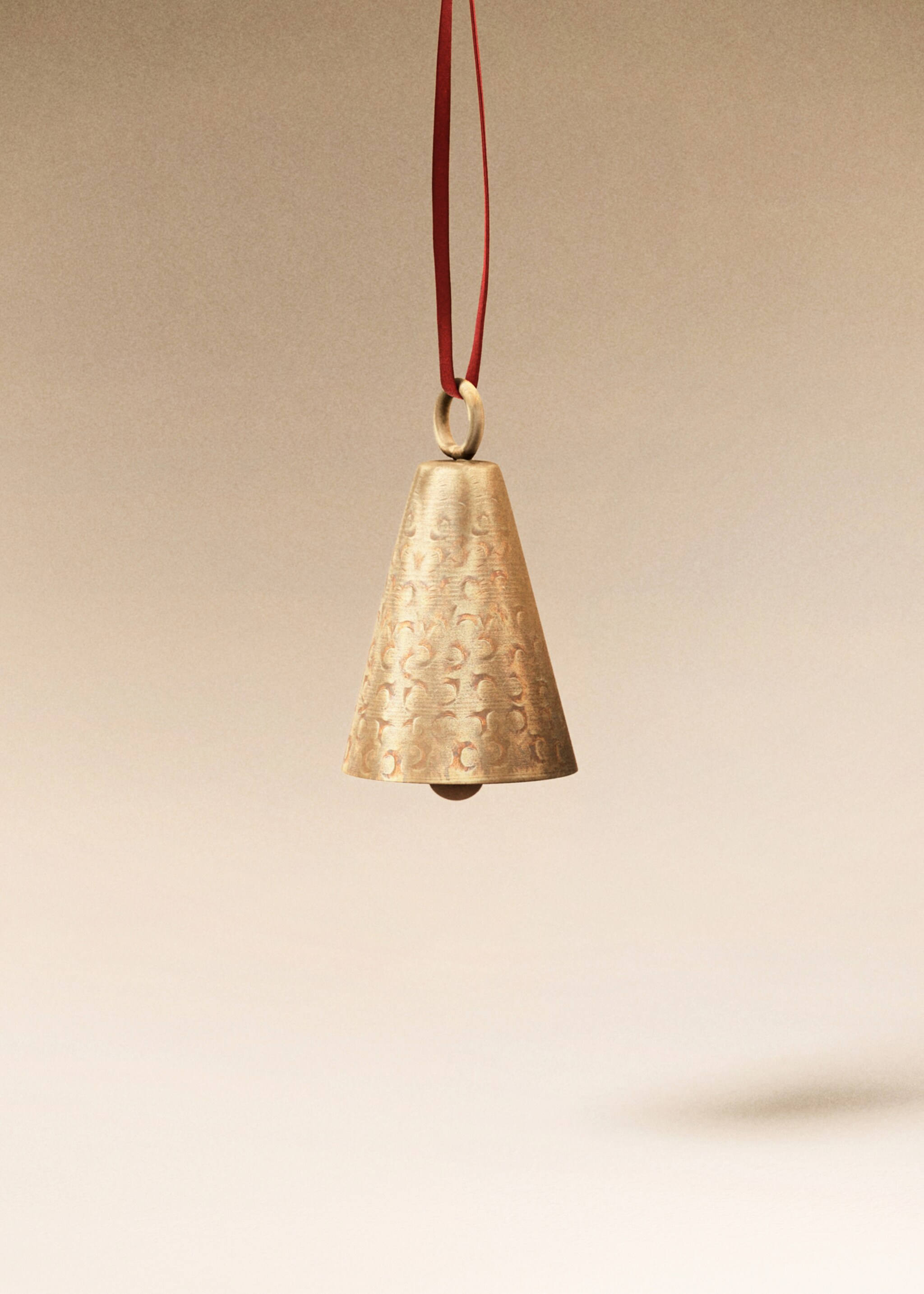 Set of bell-shaped tree decorations - General plane, Gold. Ref: 17089094-00.