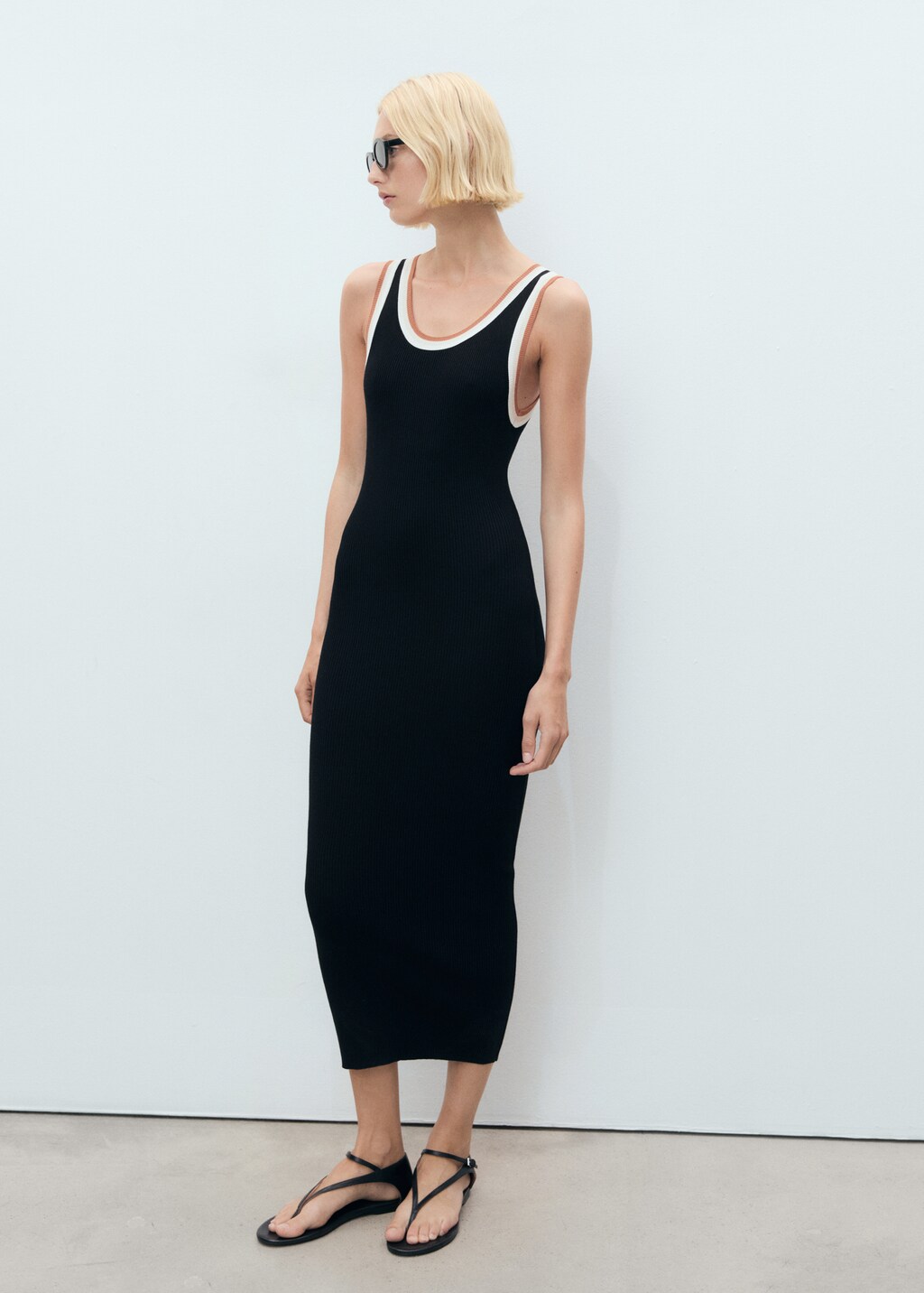 Knitted dress with contrasting details - image 2
