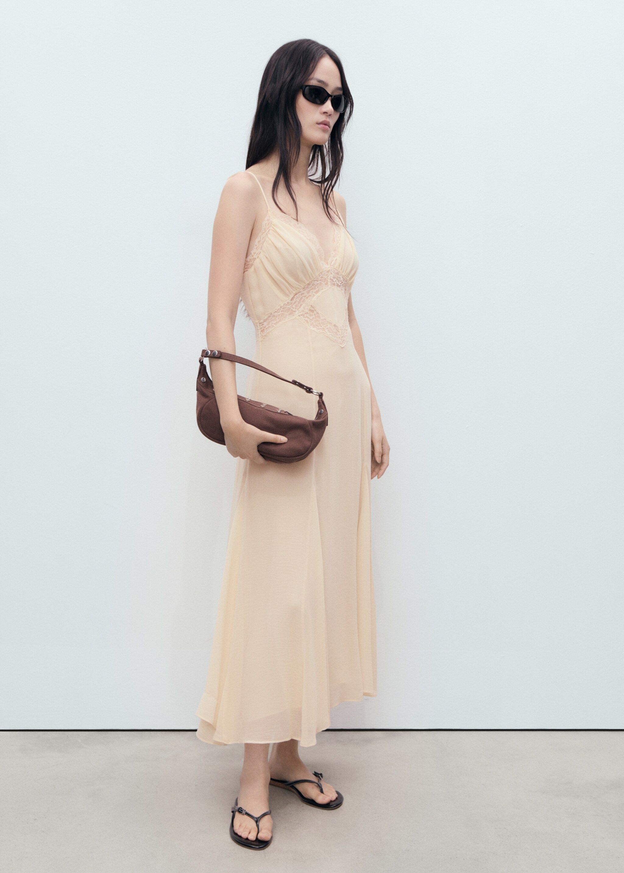 Abito sottoveste pizzo - Piano generale