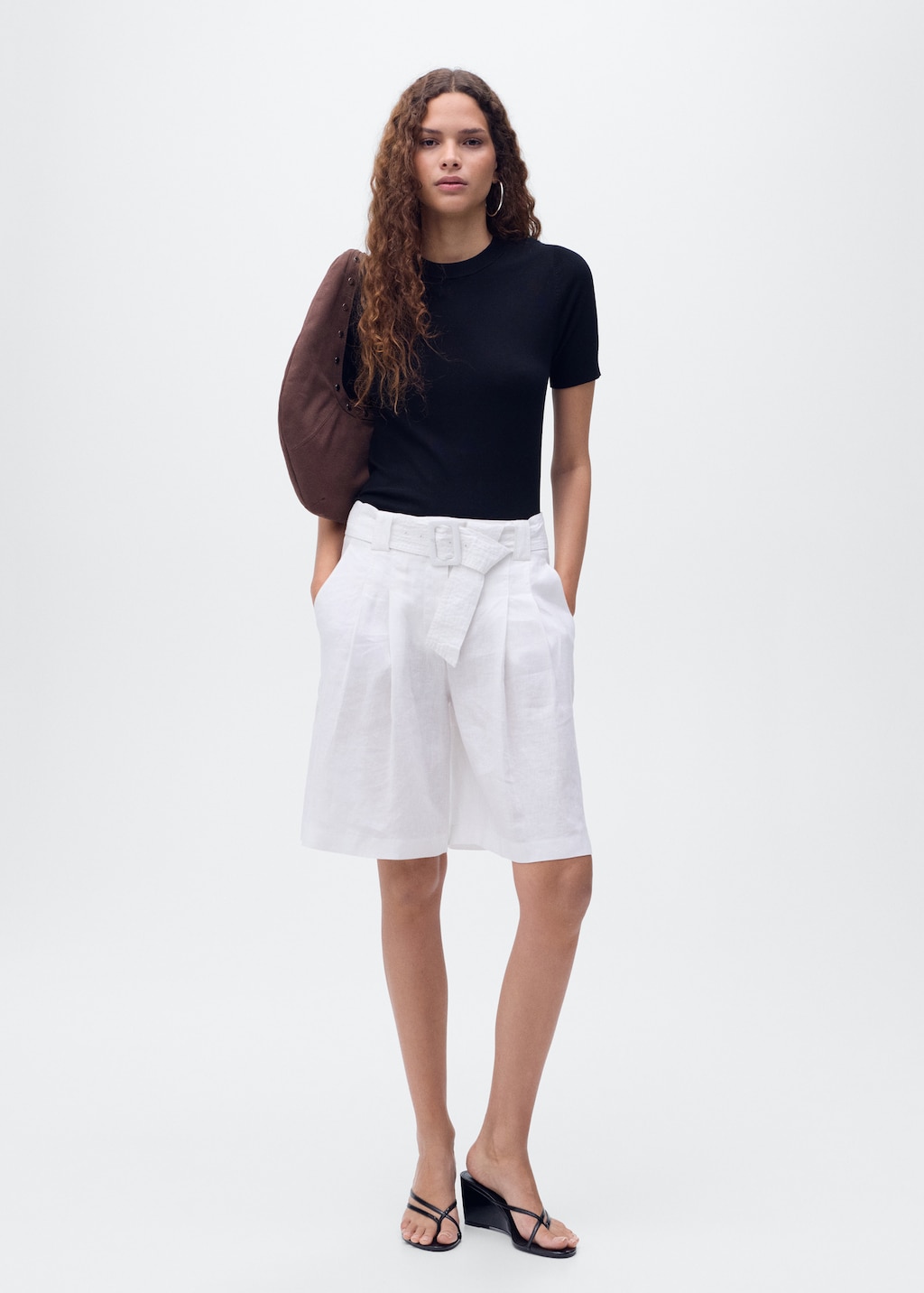 Short-sleeved fine-knit sweater