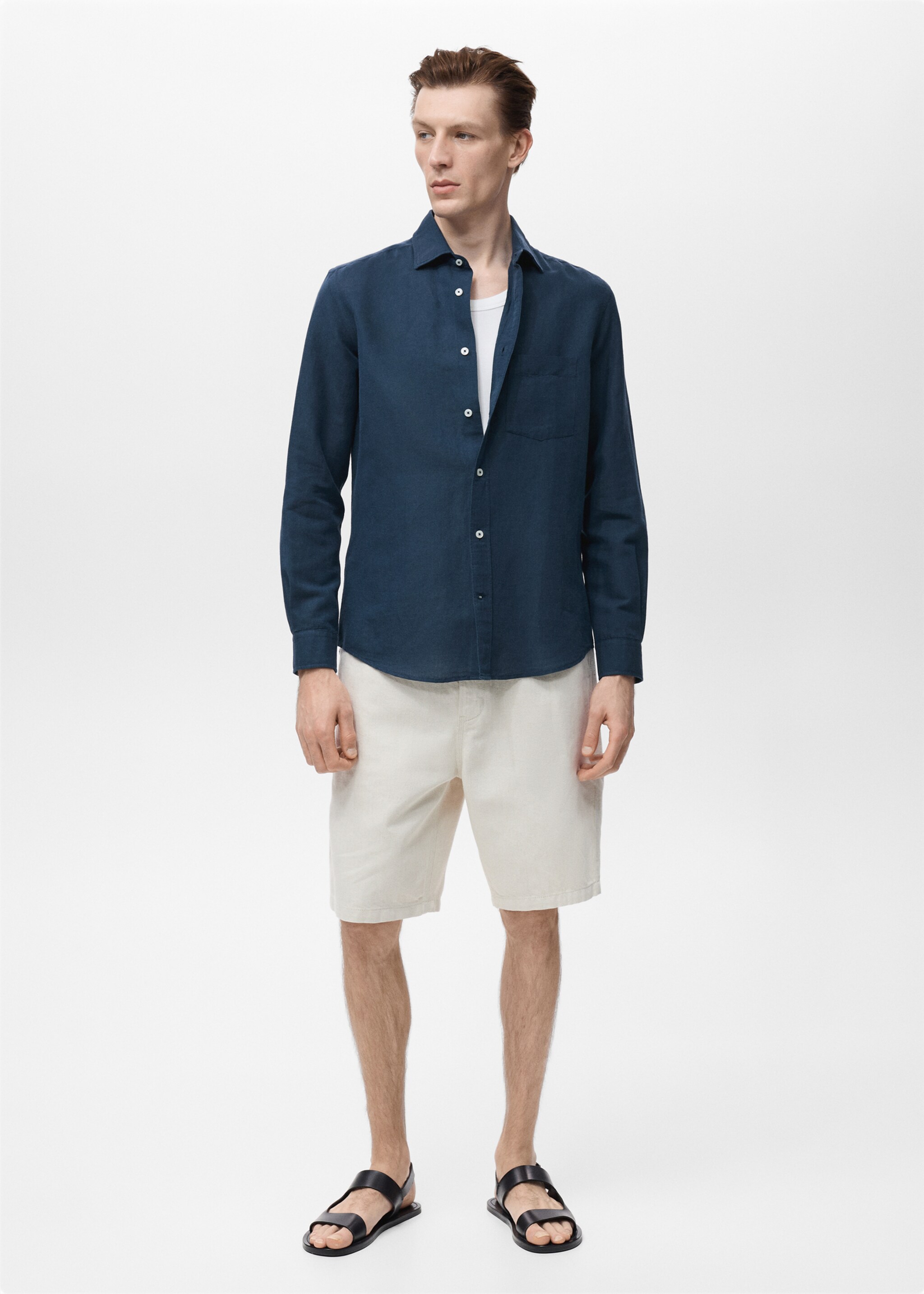 Camisa linho bolso - Plano geral