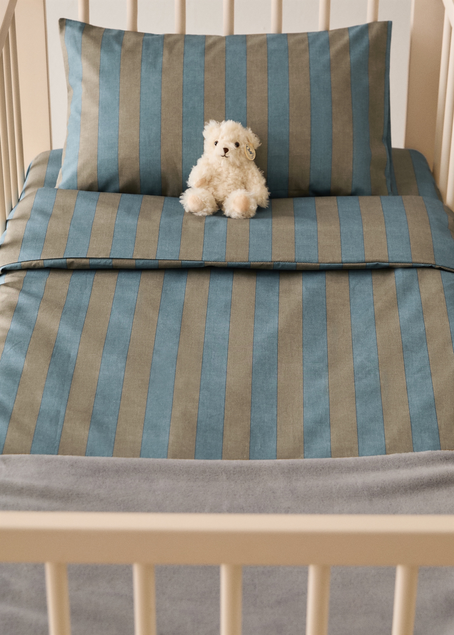 Kodak-striped duvet cover for cot - General plane