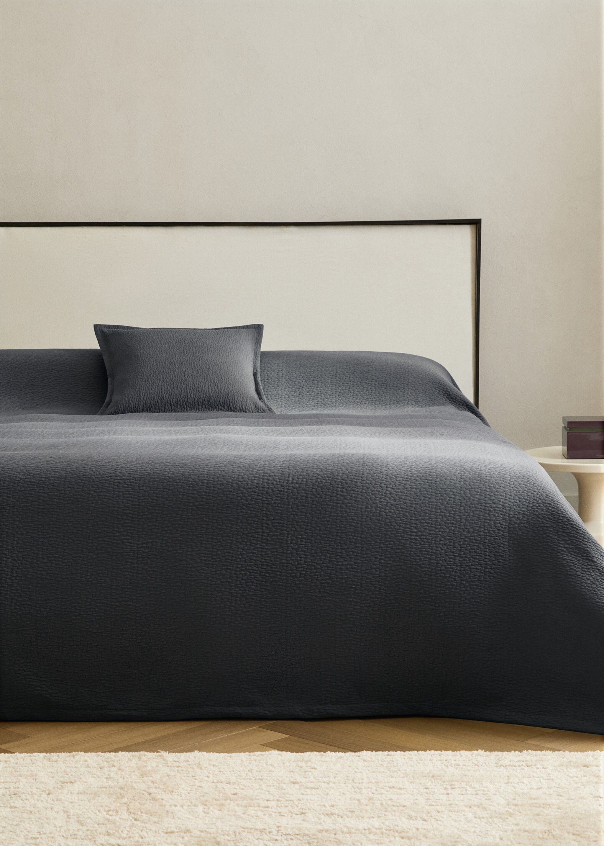 Garment-dyed textured cotton bedspread for 150/160 cm bed - General plane, Charcoal. Ref: 17091556-00.