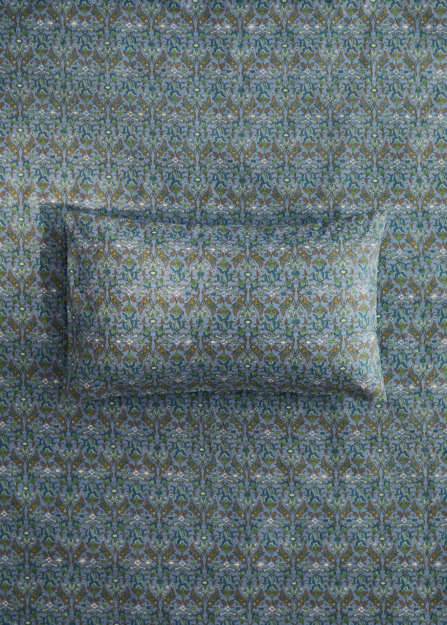 Children's pillowcase in small floral printed cotton percale 30x50 cm - General plane