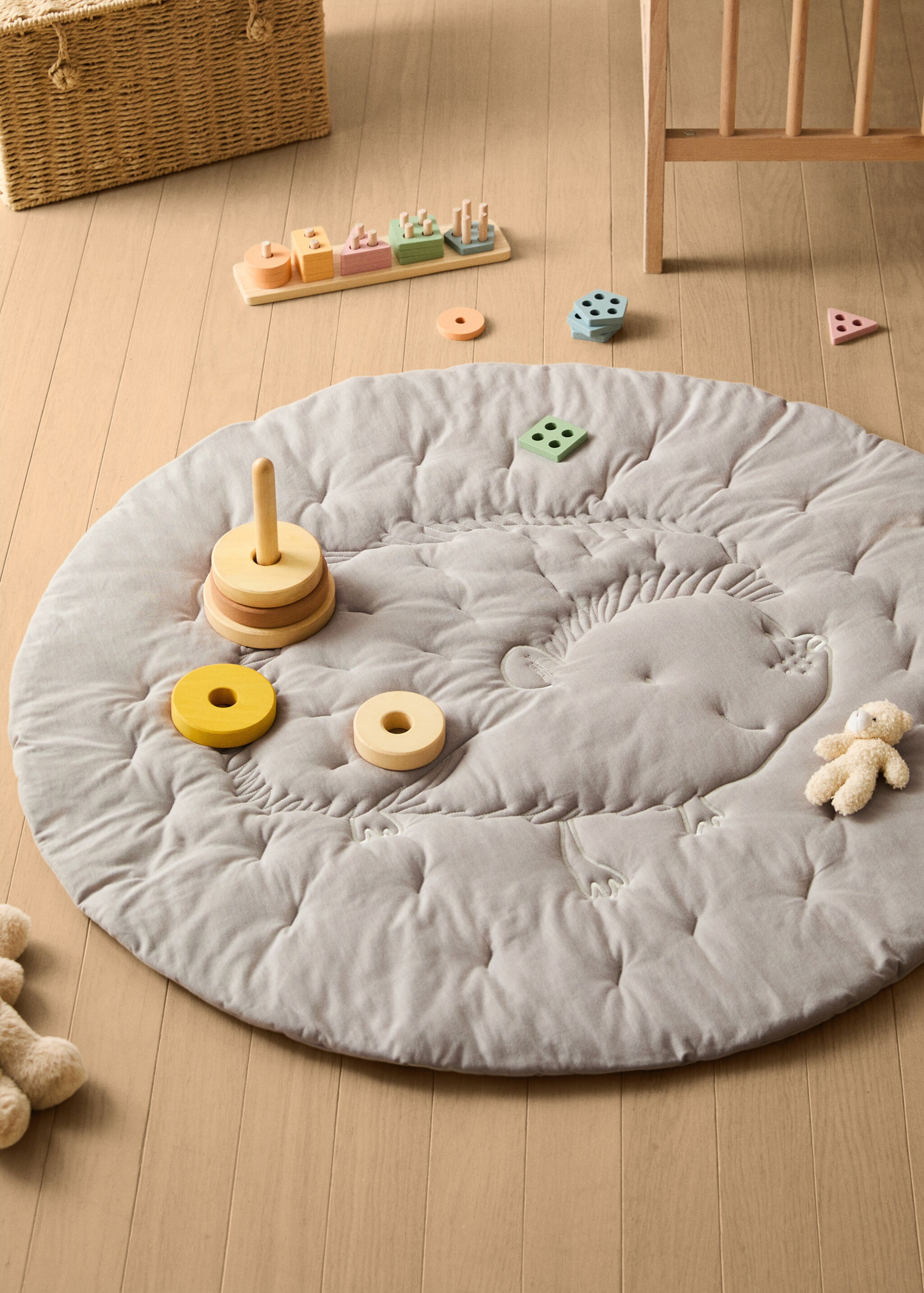 Padded children's hedgehog rug - General plane, Grey. Ref: 17091568-00.