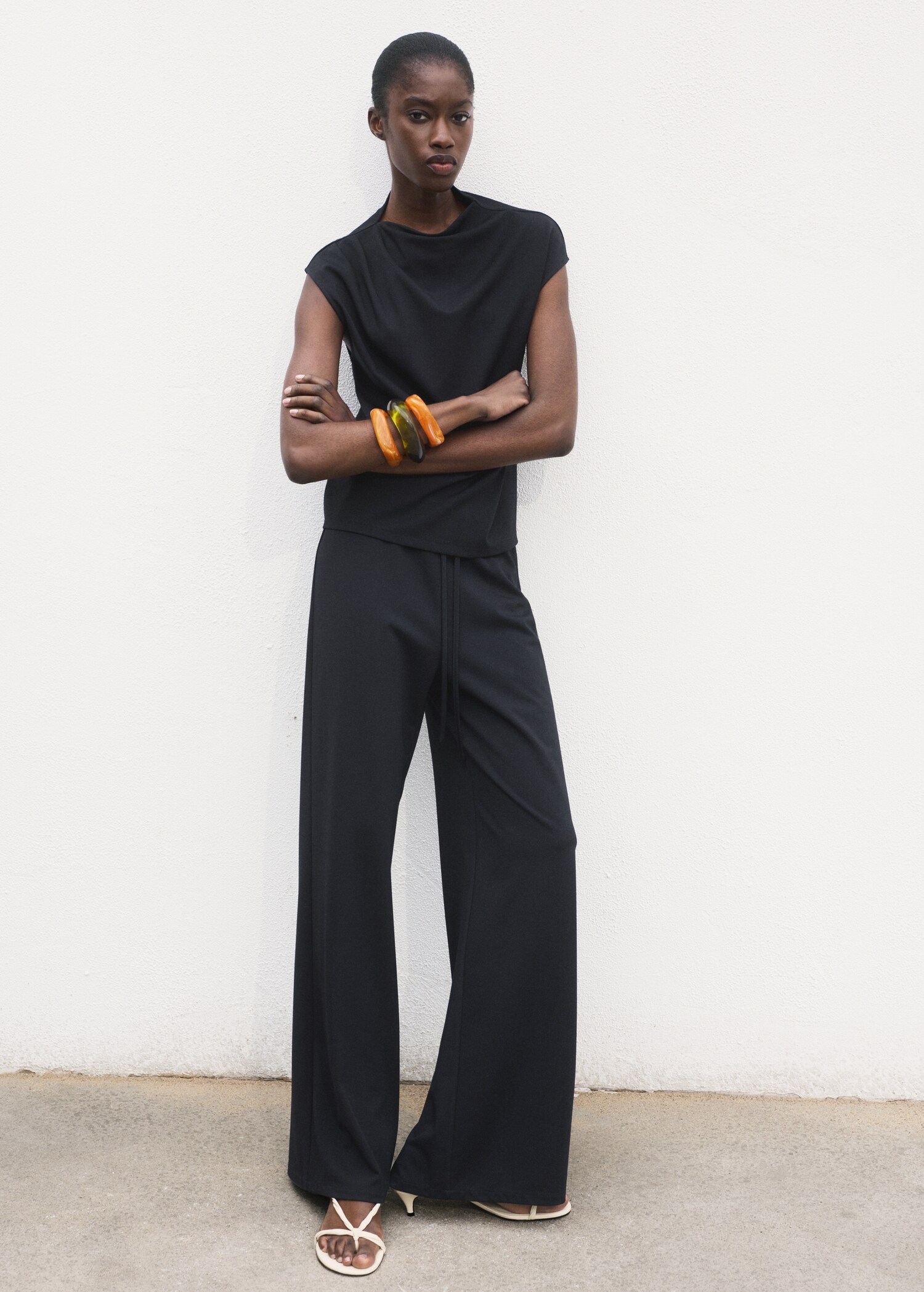 Wideleg trousers with elastic waist - General plane