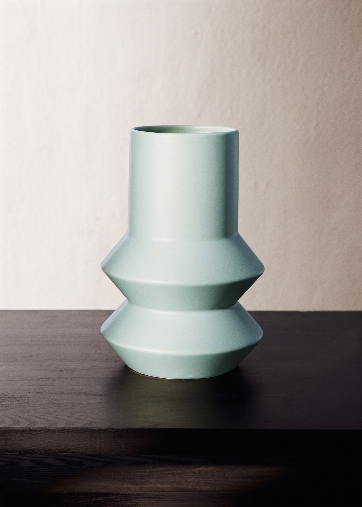 Totem earthenware jar - General plane