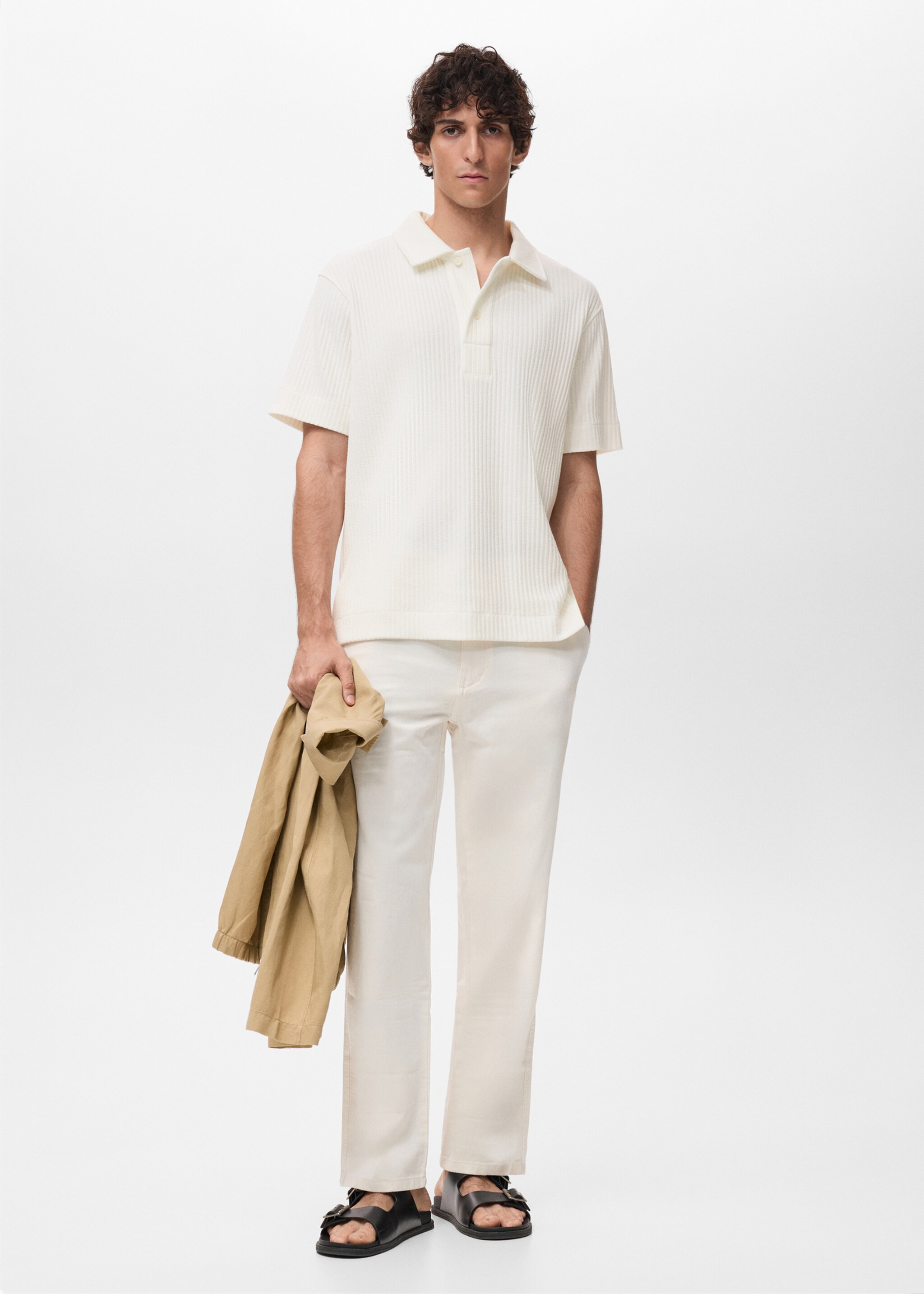 Polo de malha com textura - Plano geral