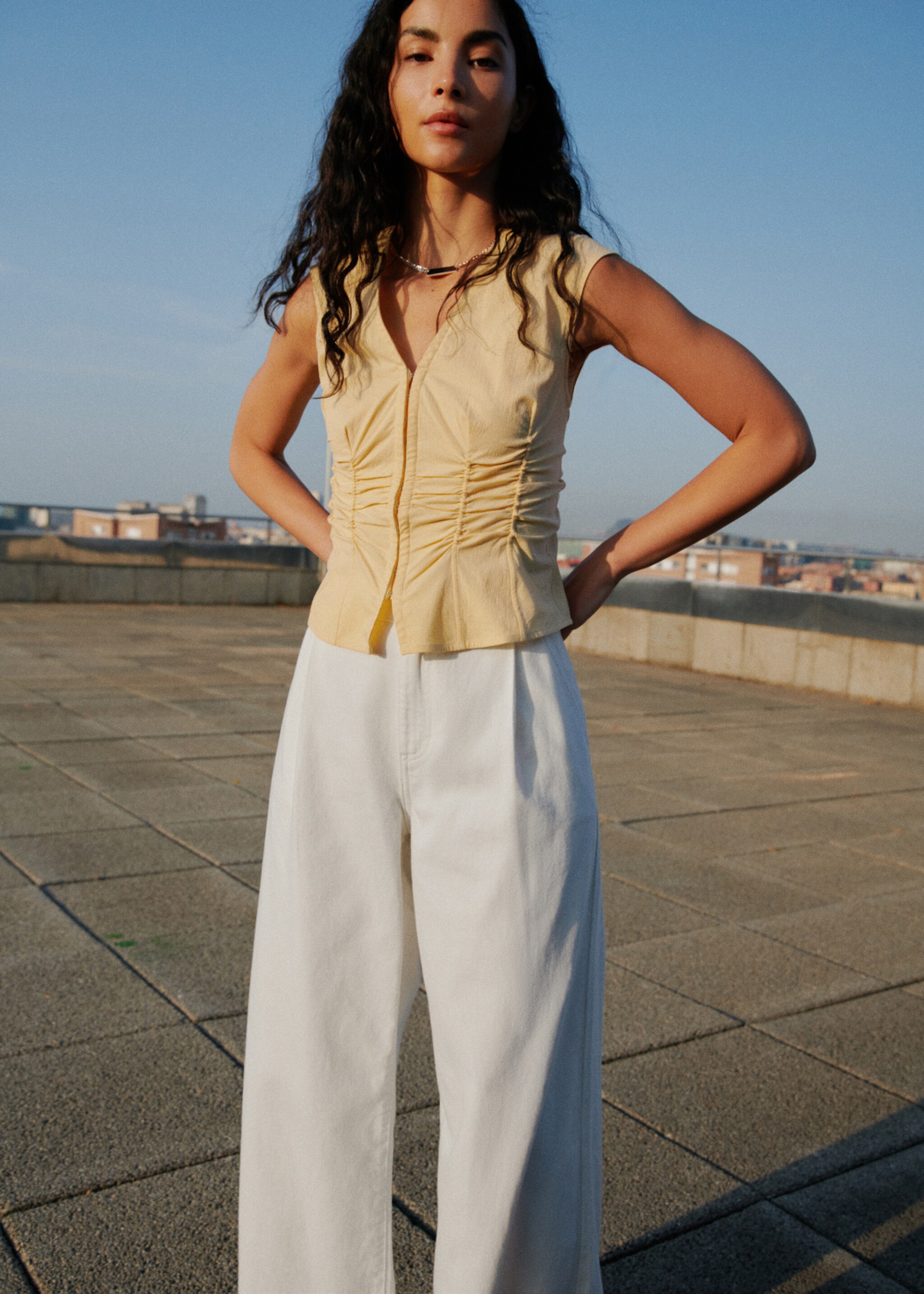 Gathered cotton blouse - General plane