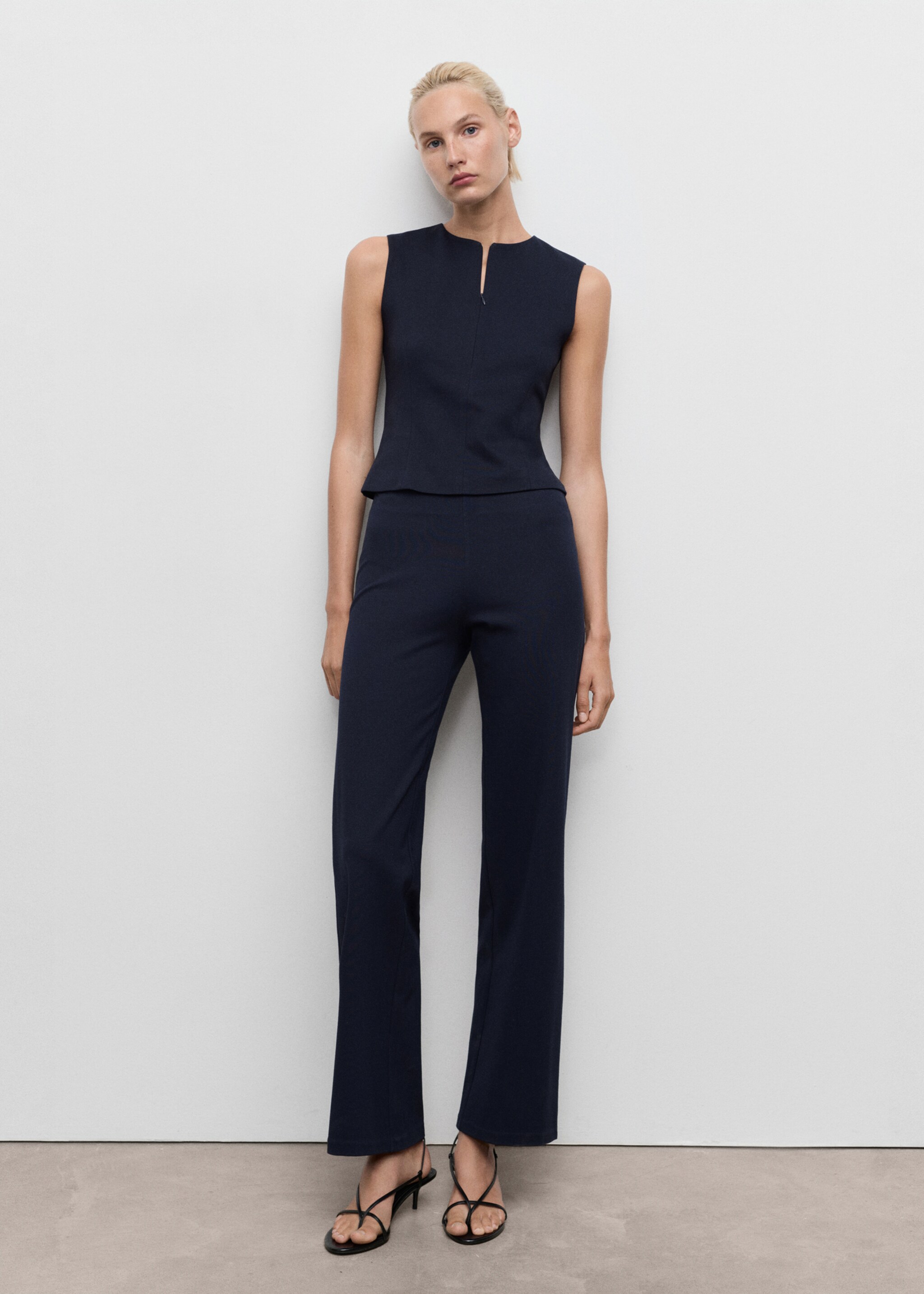 Straight-fit trousers with elastic waist - Загальний план, Темно-синій. Ref: 17094090-00.