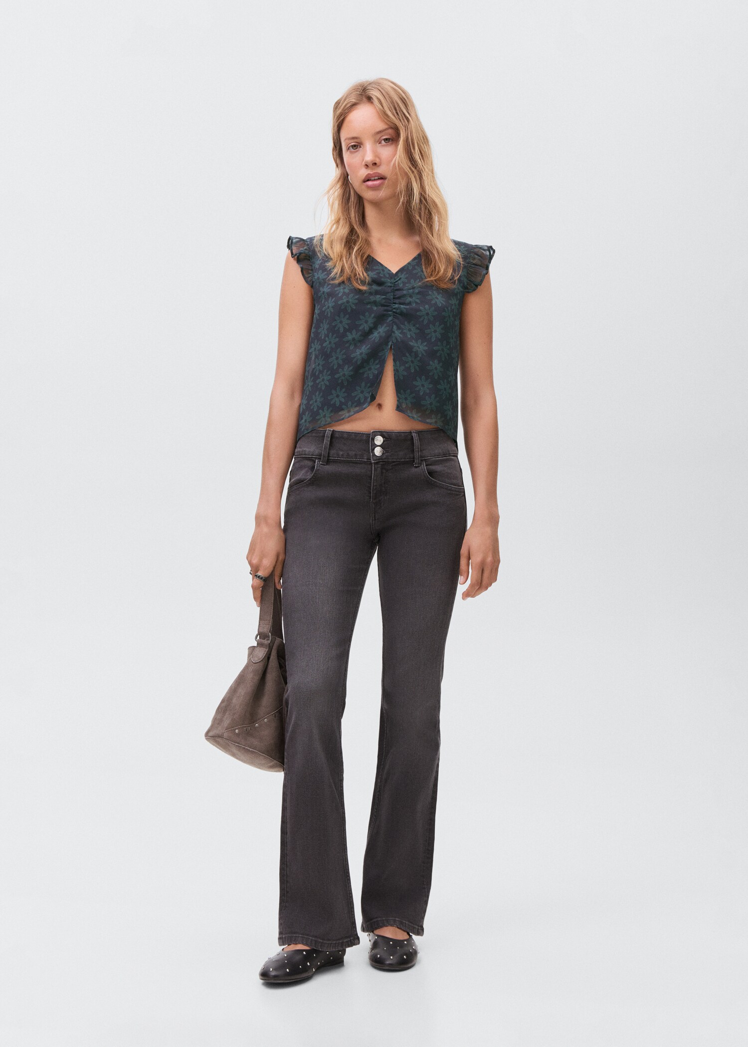 Blusa flores volantes - Plano general