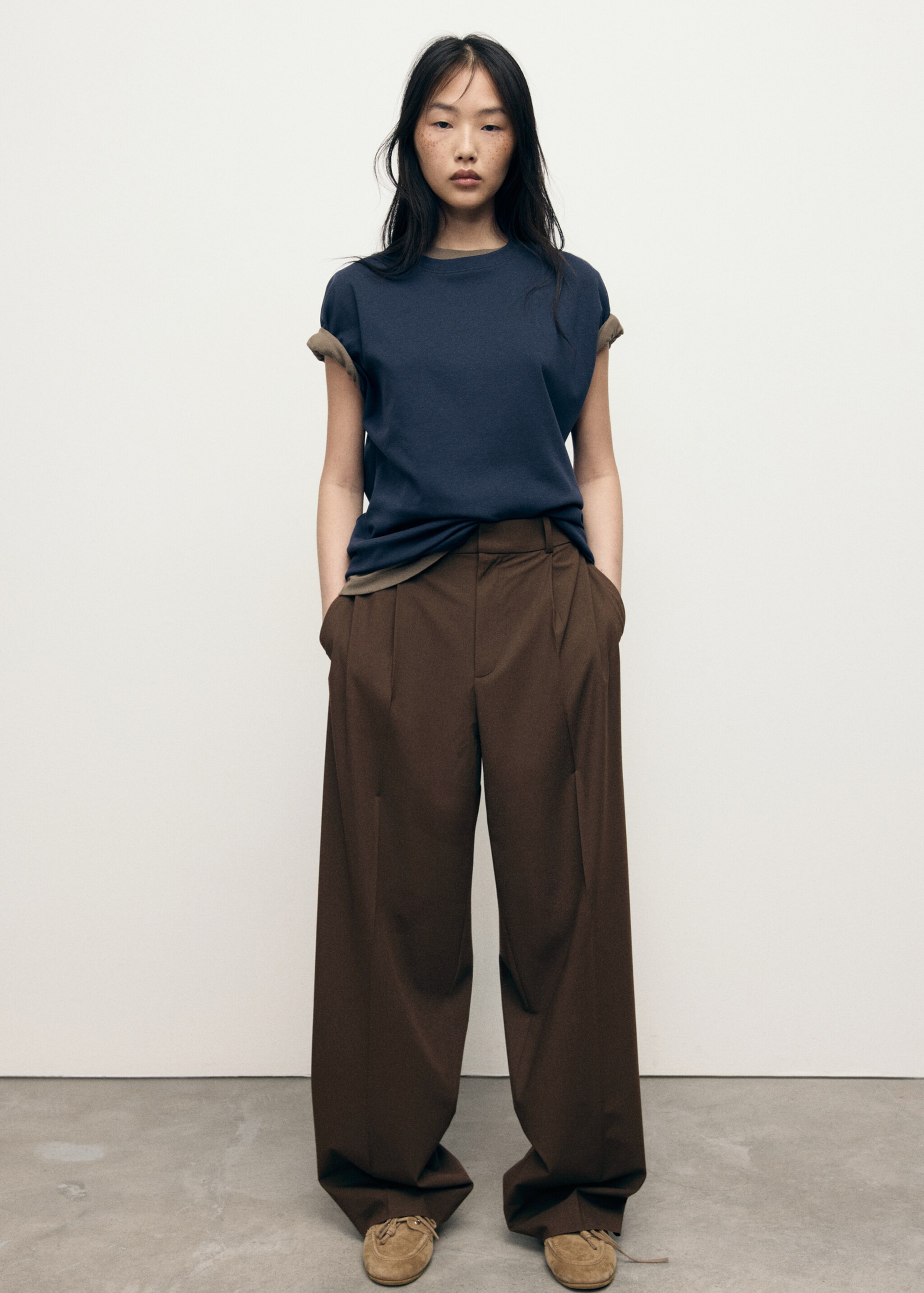 Pantalon wide leg à taille basse - Plan général, Marron. Ref: 17094096-00.