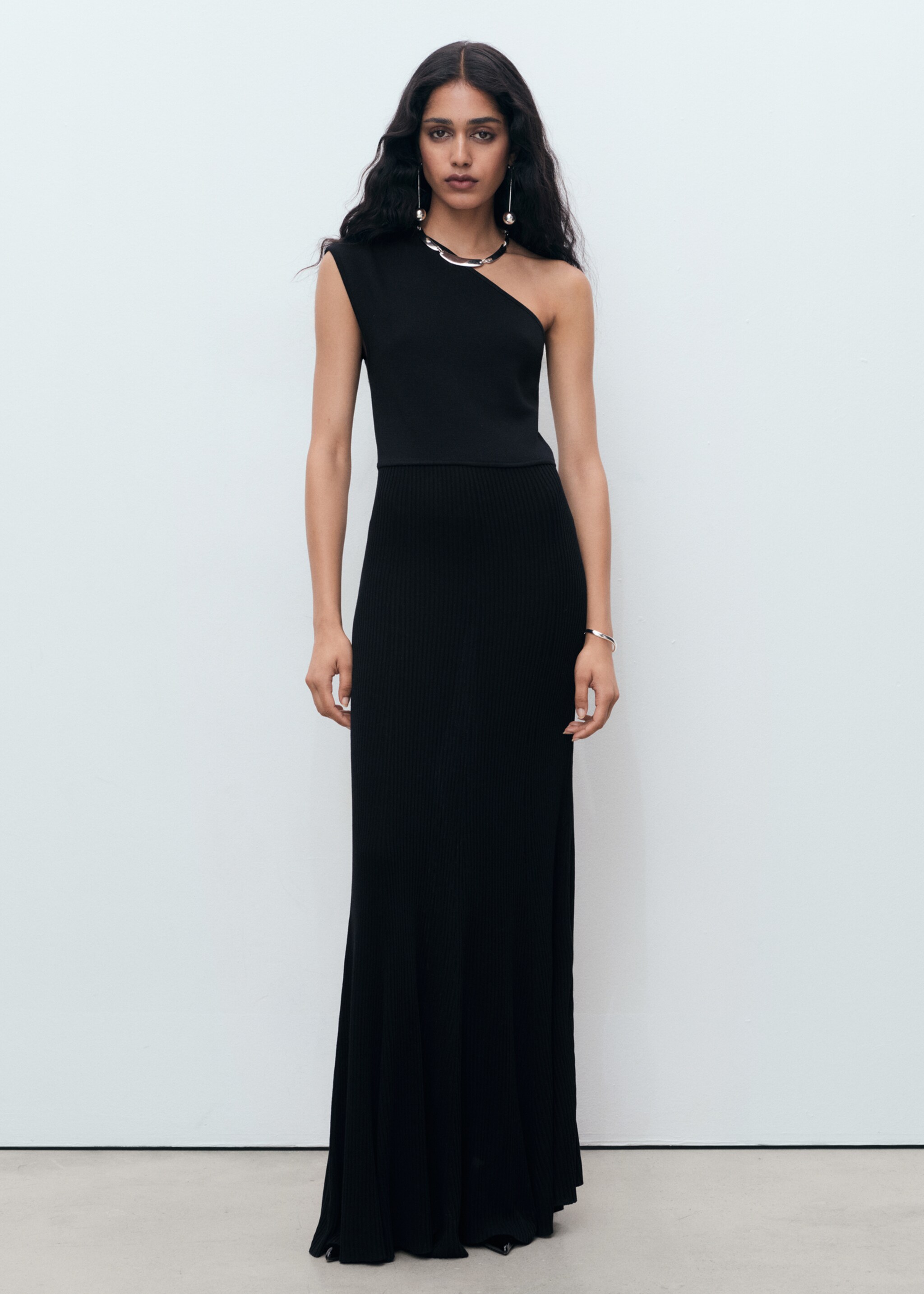 Asymmetrical combined-knit dress - General plane, Black. Ref: 17094139-00.