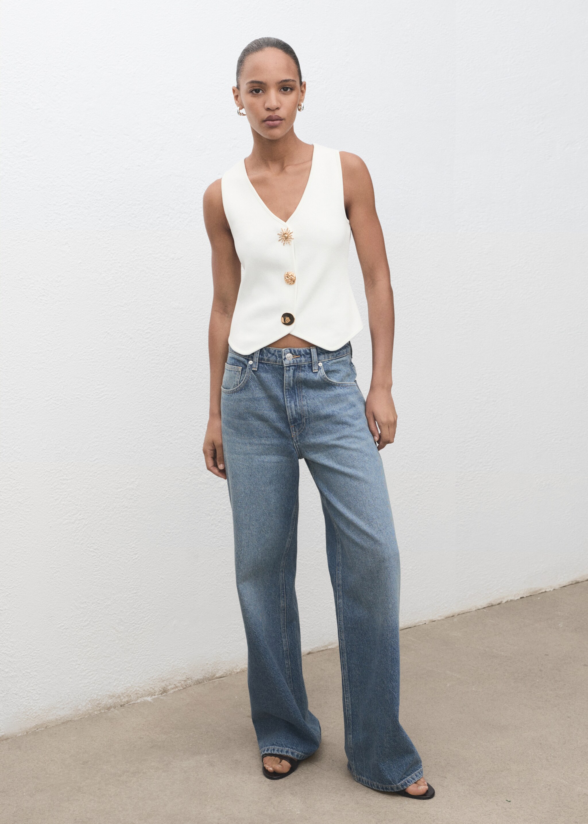 Knitted waistcoat with jewel buttons - General plane, White. Ref: 17094447-00.