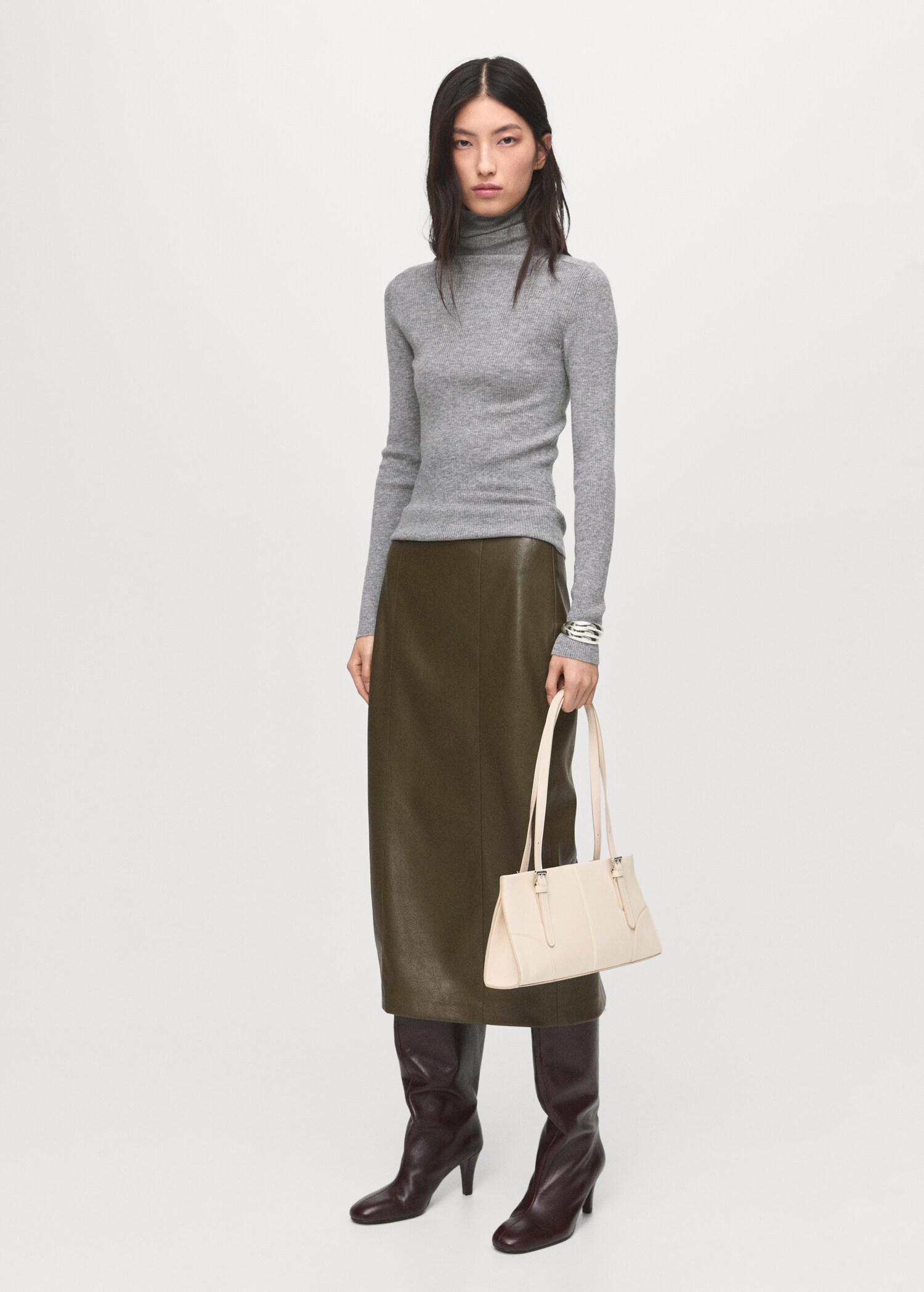 Turtleneck wool sweater - General plane