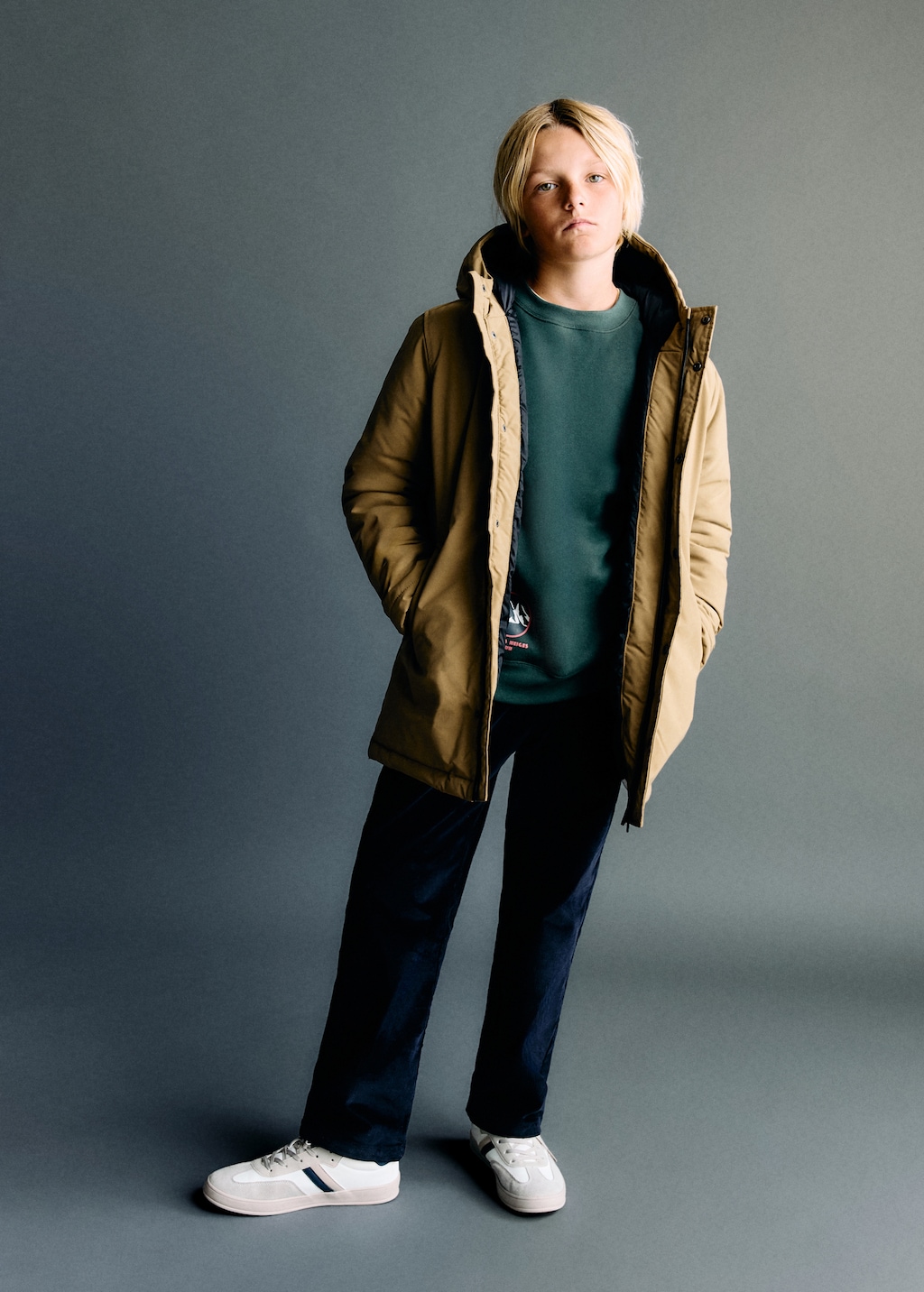 Hooded anorak with buttons