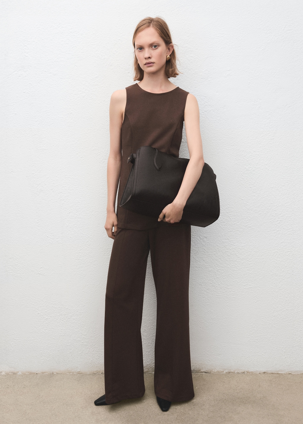 High-waisted wide-leg pants with belt loops