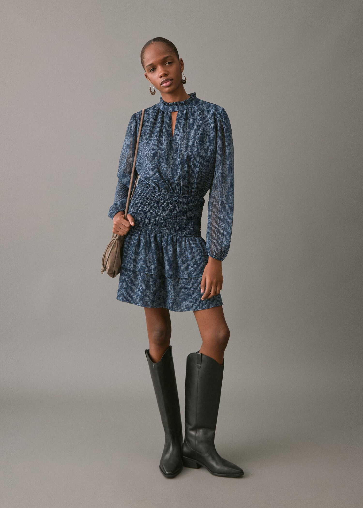 Ruffled dress - General plane
