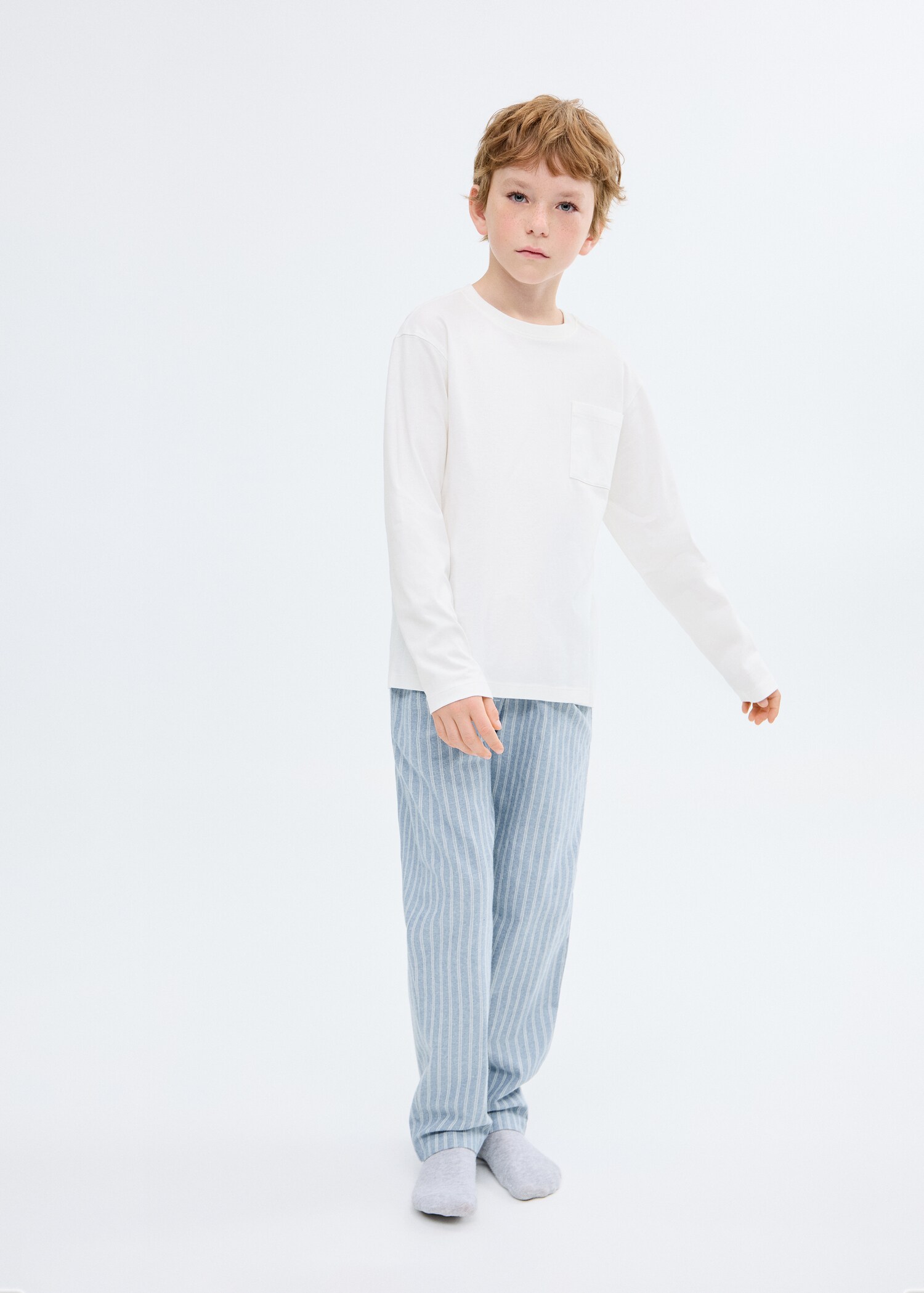 Striped long pyjamas - General plane