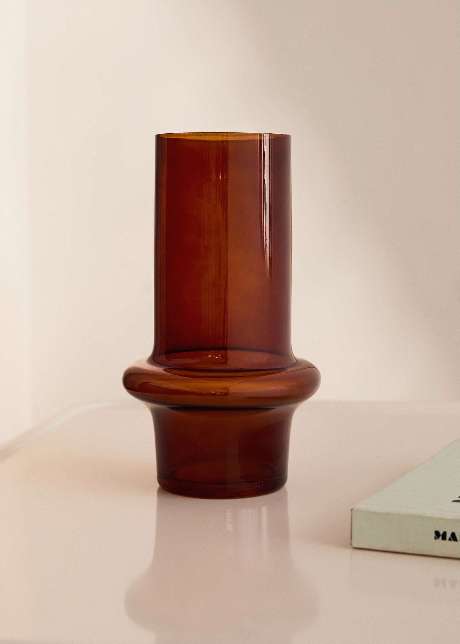 Cylindrical glass vase - General plane