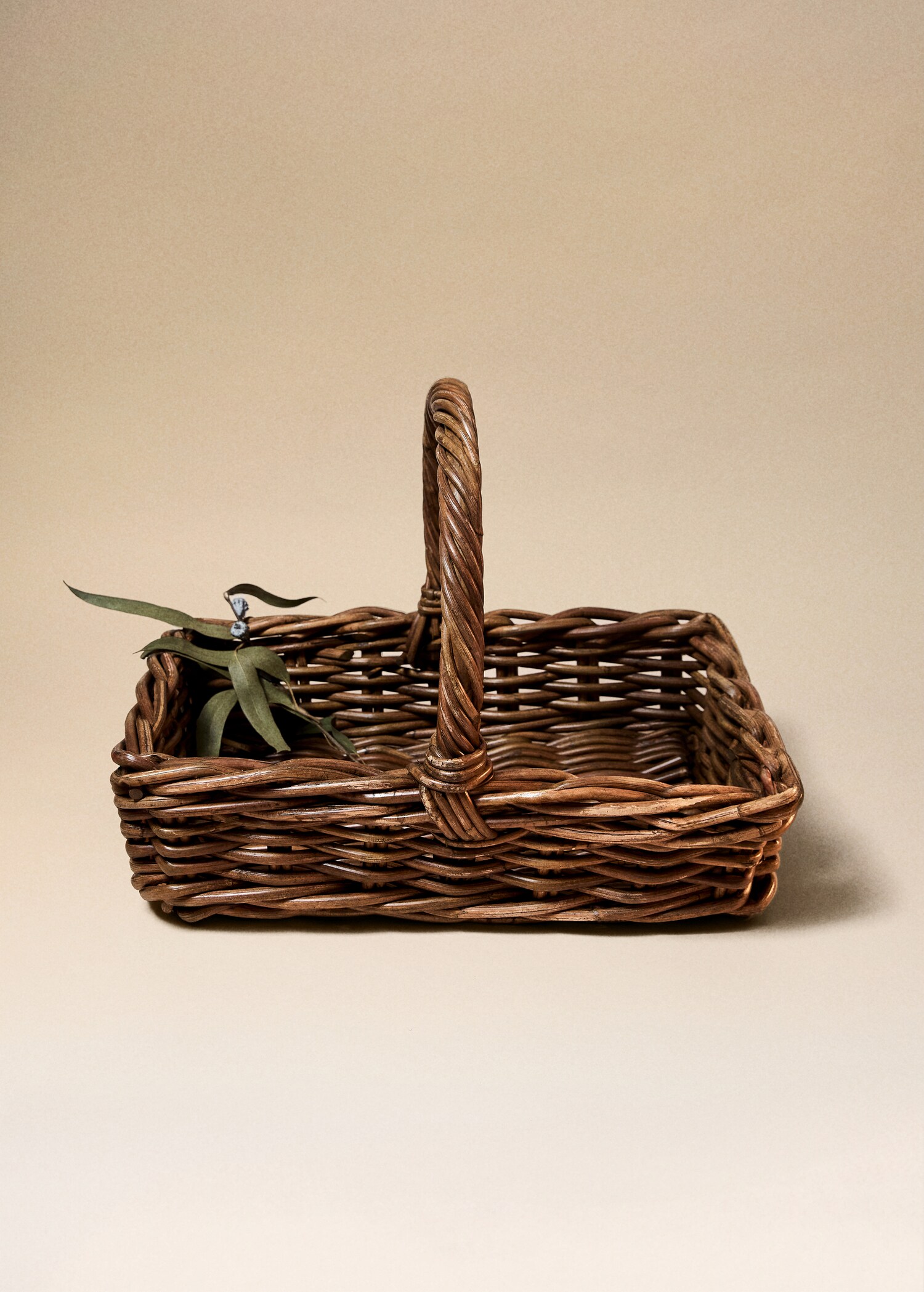 Rattan firewood basket - Γενικό πλάνο