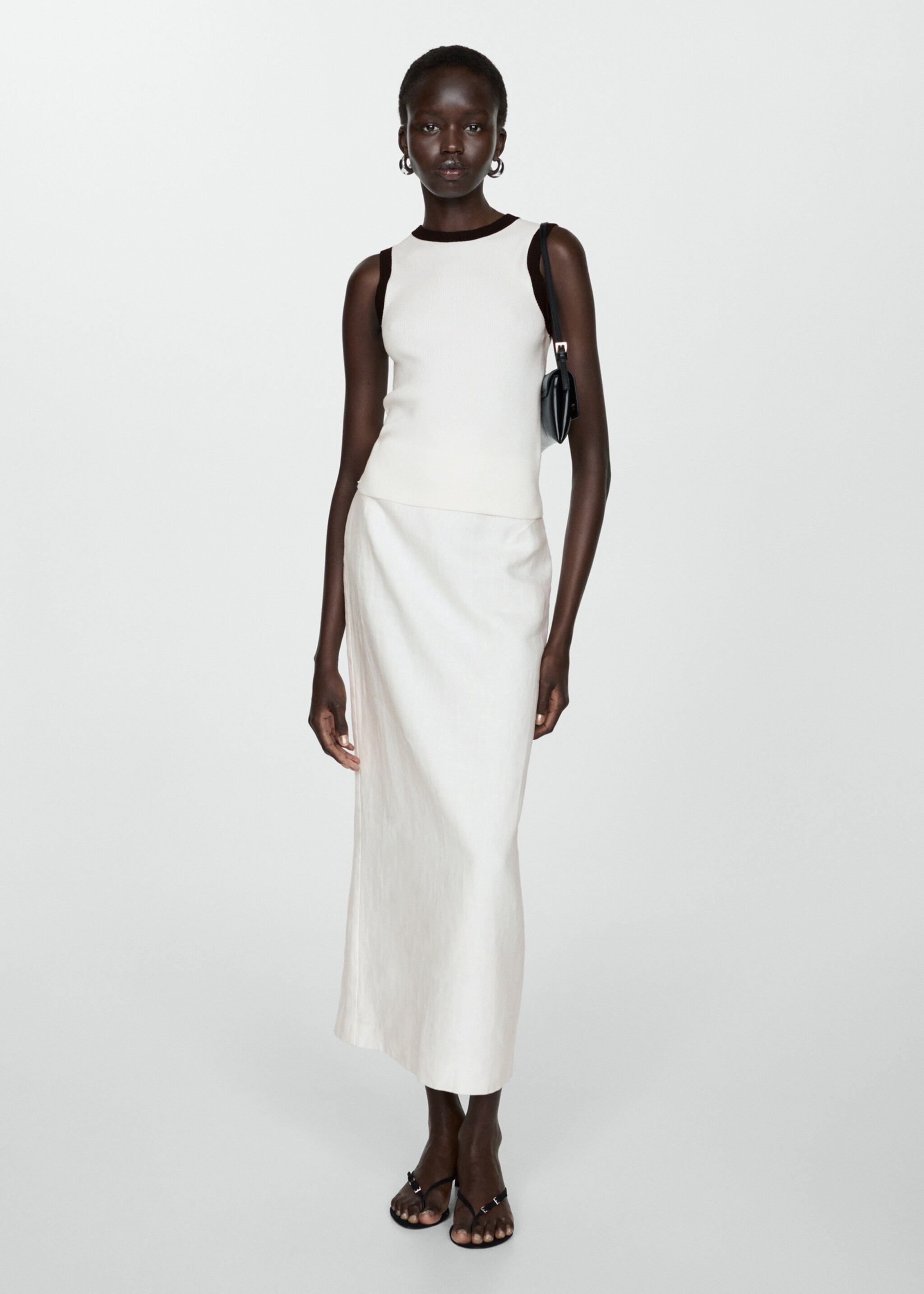 Knitted top with contrasting piping - General plane