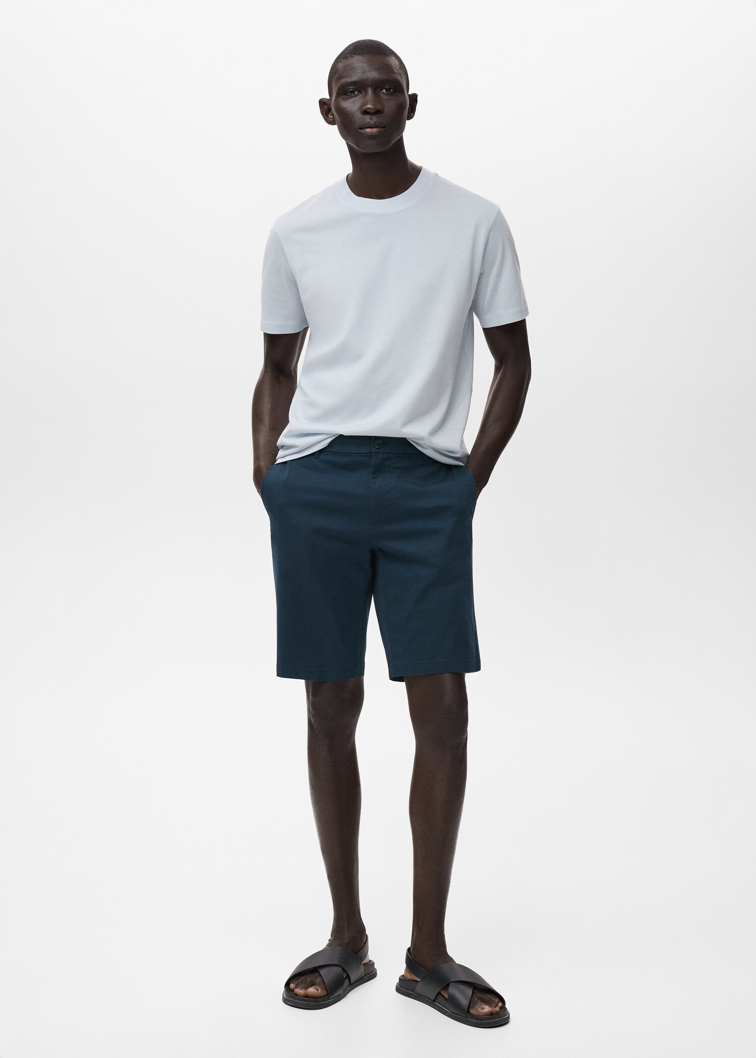 Slim-Fit-T-Shirt aus 100 % Baumwolle - Allgemeine Ansicht