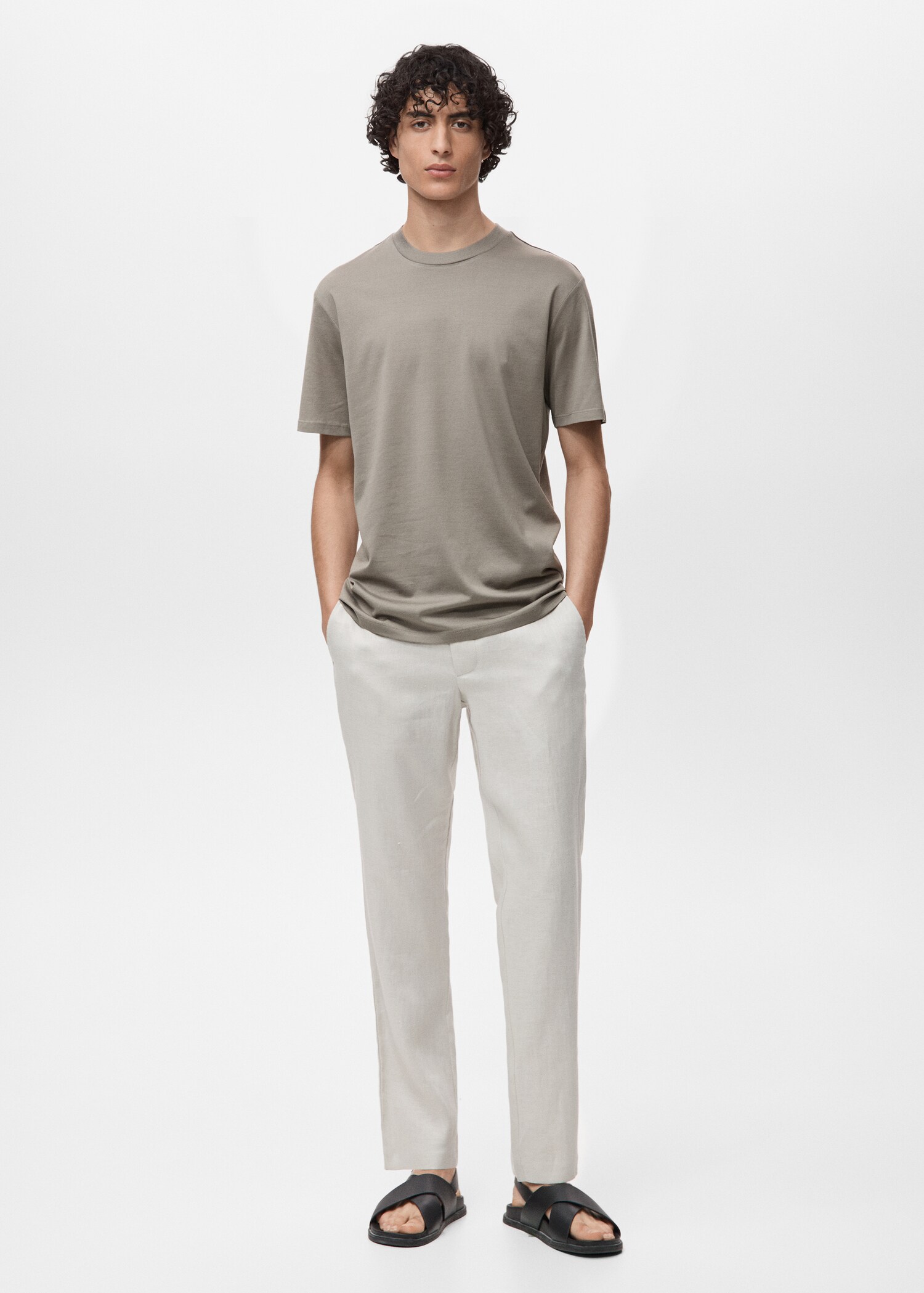 Slim-Fit-T-Shirt aus 100 % Baumwolle - Allgemeine Ansicht