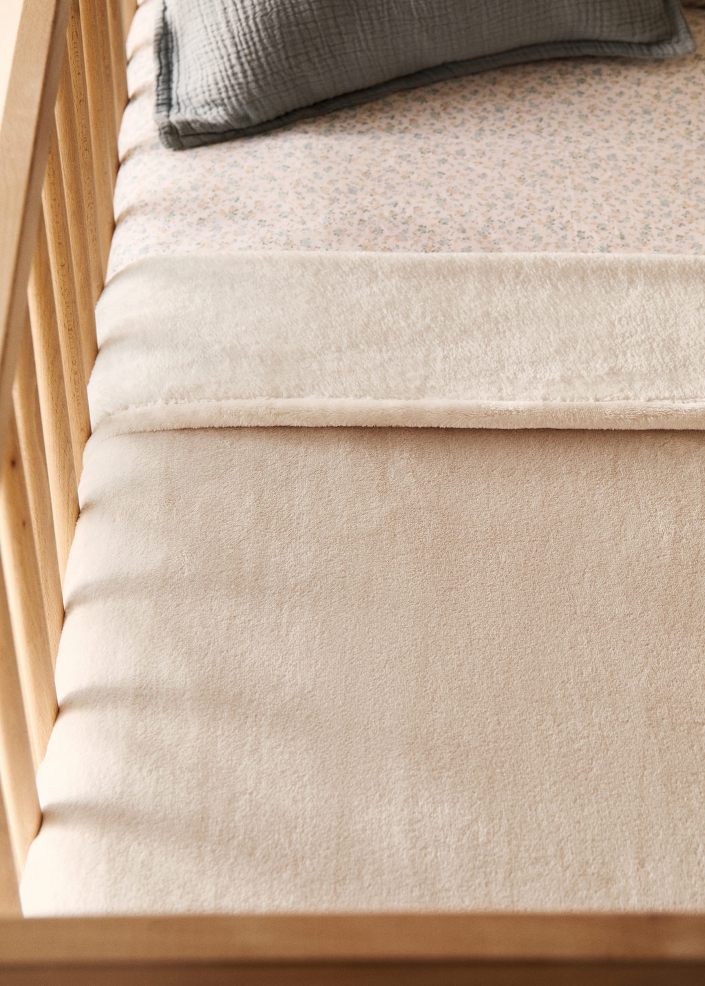 Mango Home Children's Fleece Blanket Sand