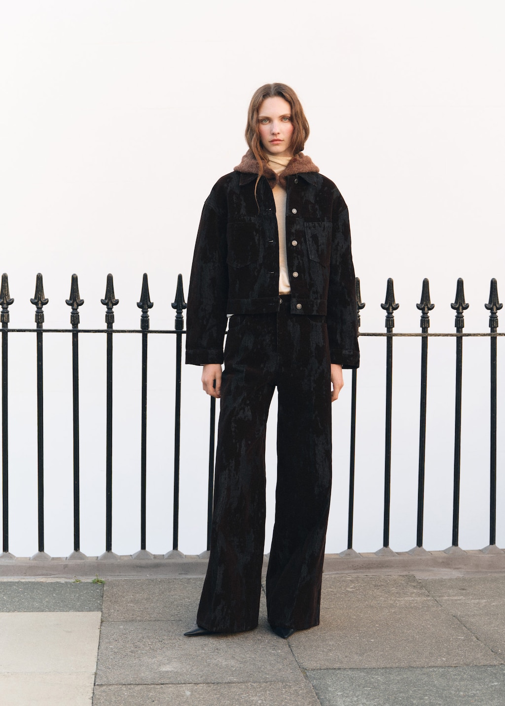 Mango Wide-leg Devoré Jeans Chocolate In Black