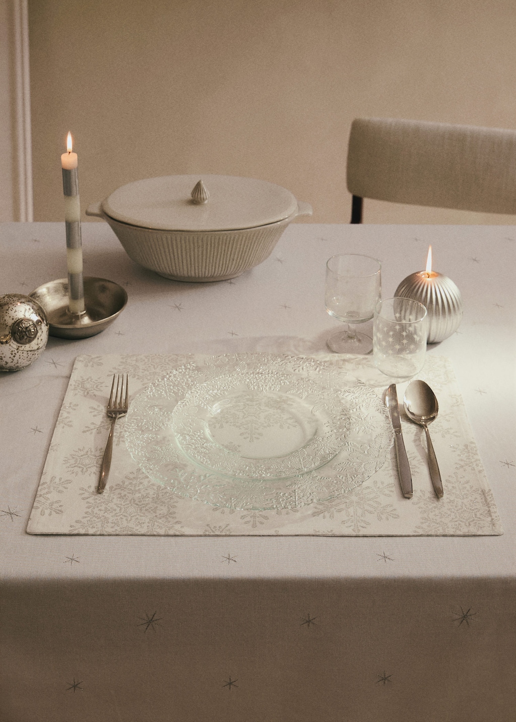 Mango Home 100% Cotton Christmas Motif Placemat Silver