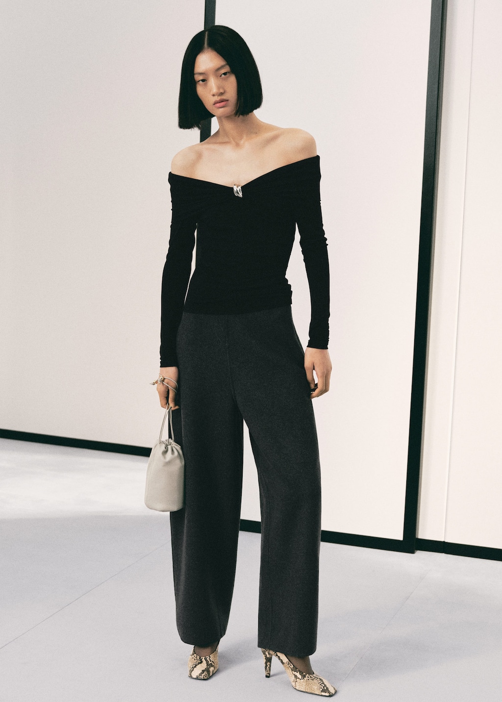 Mango Strapless T-shirt With Metallic Detail In Black