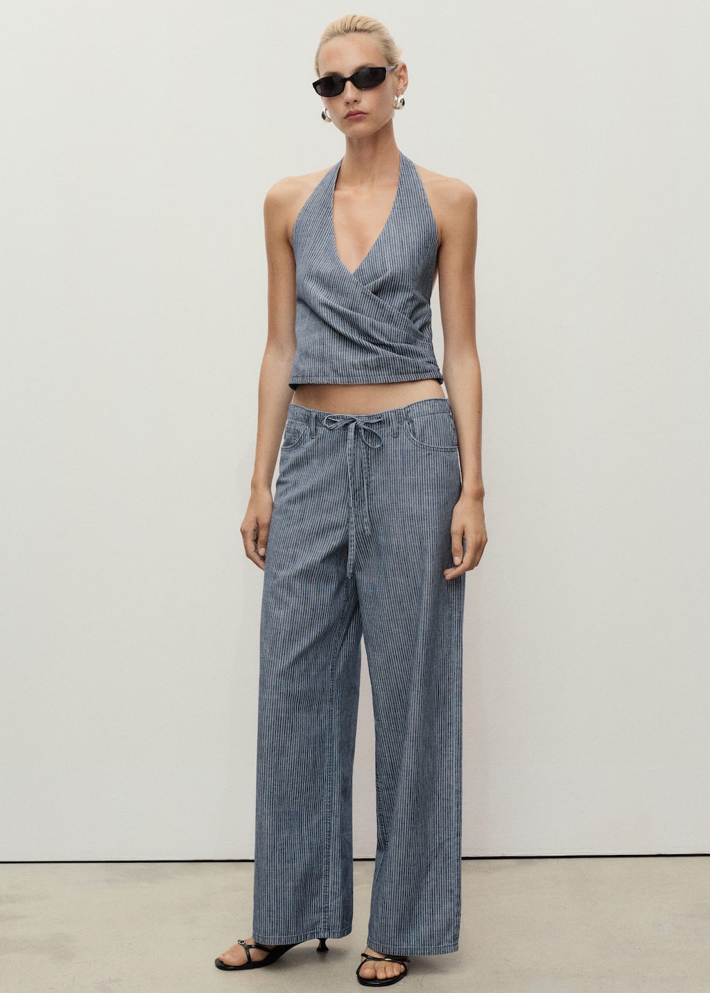 Wide leg denim trousers with belt blue - Woman - 6 - MANGO