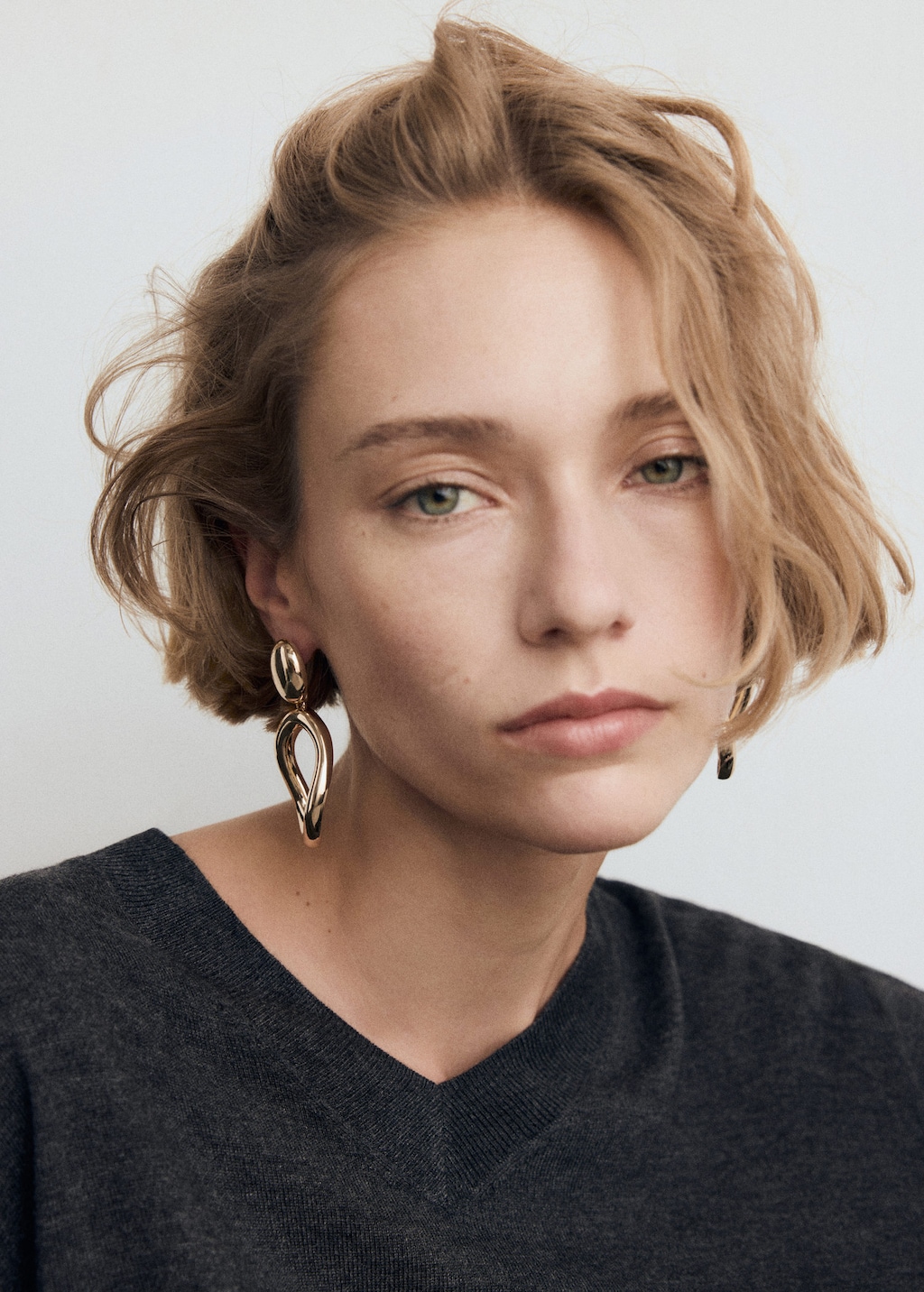 Mango Twisted Hoop Earrings Gold