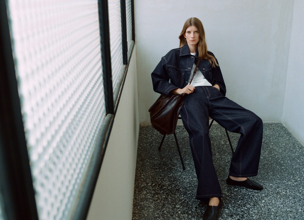 High-waisted barrel jeans