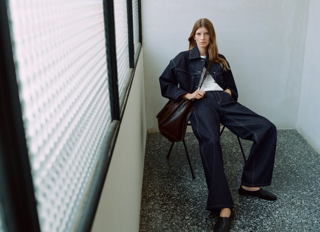 High-waisted barrel jeans