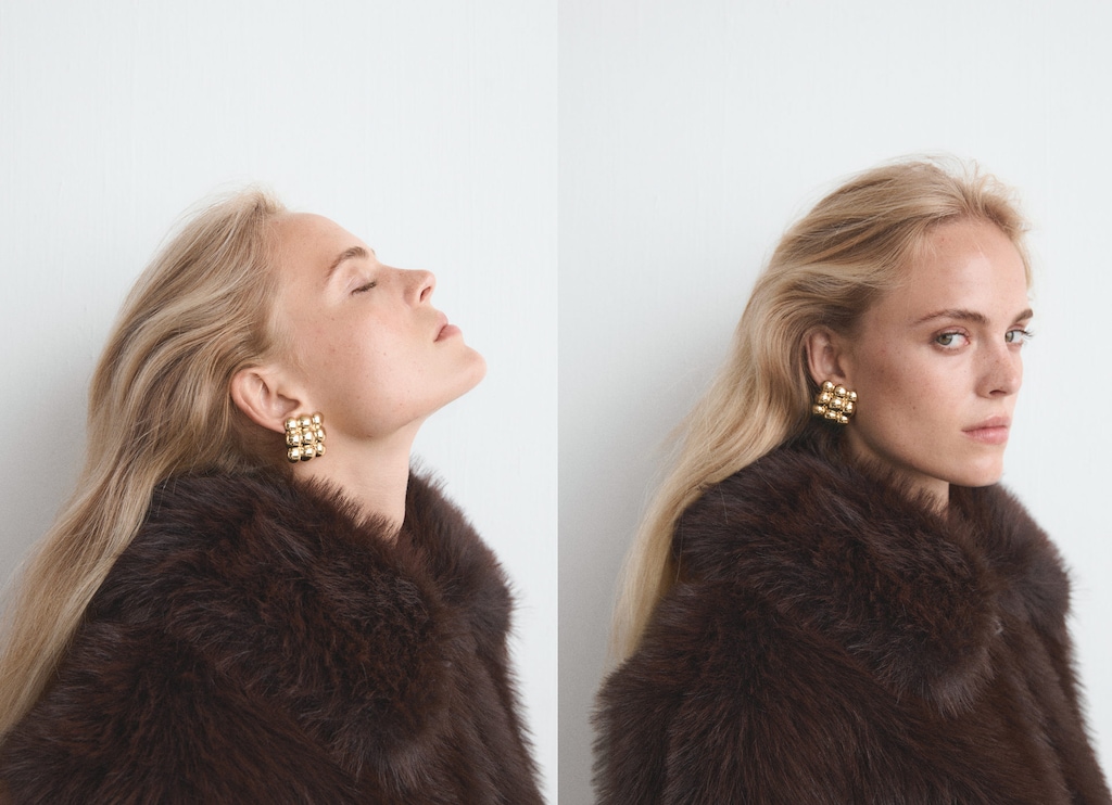 Embossed square earrings