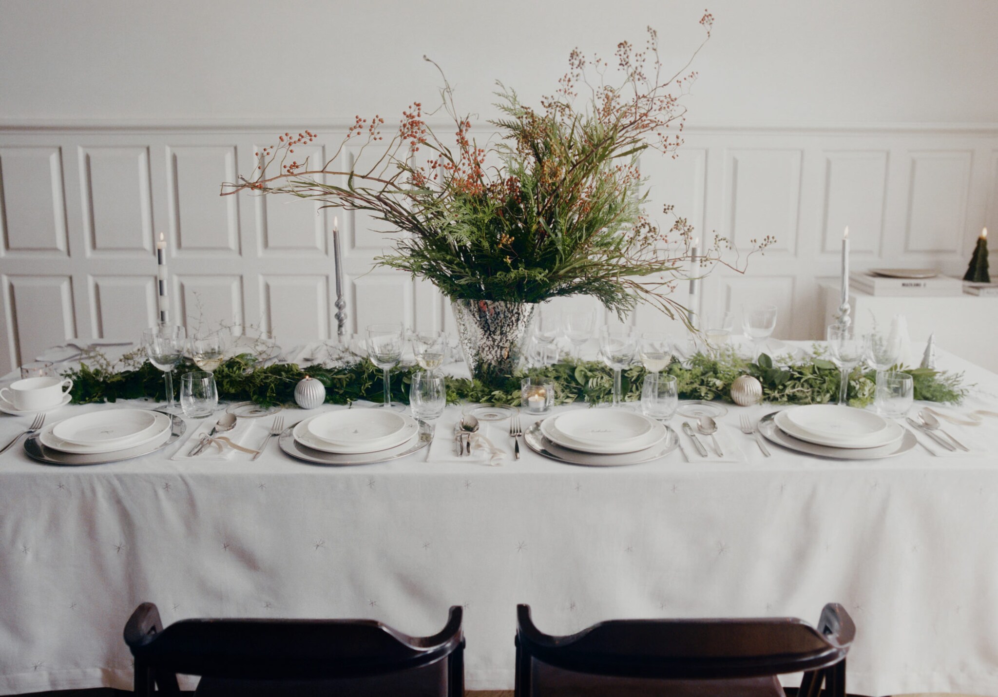 100% cotton tablecloth with embroidered star details for 6 to 8 diners - Panoramic plane