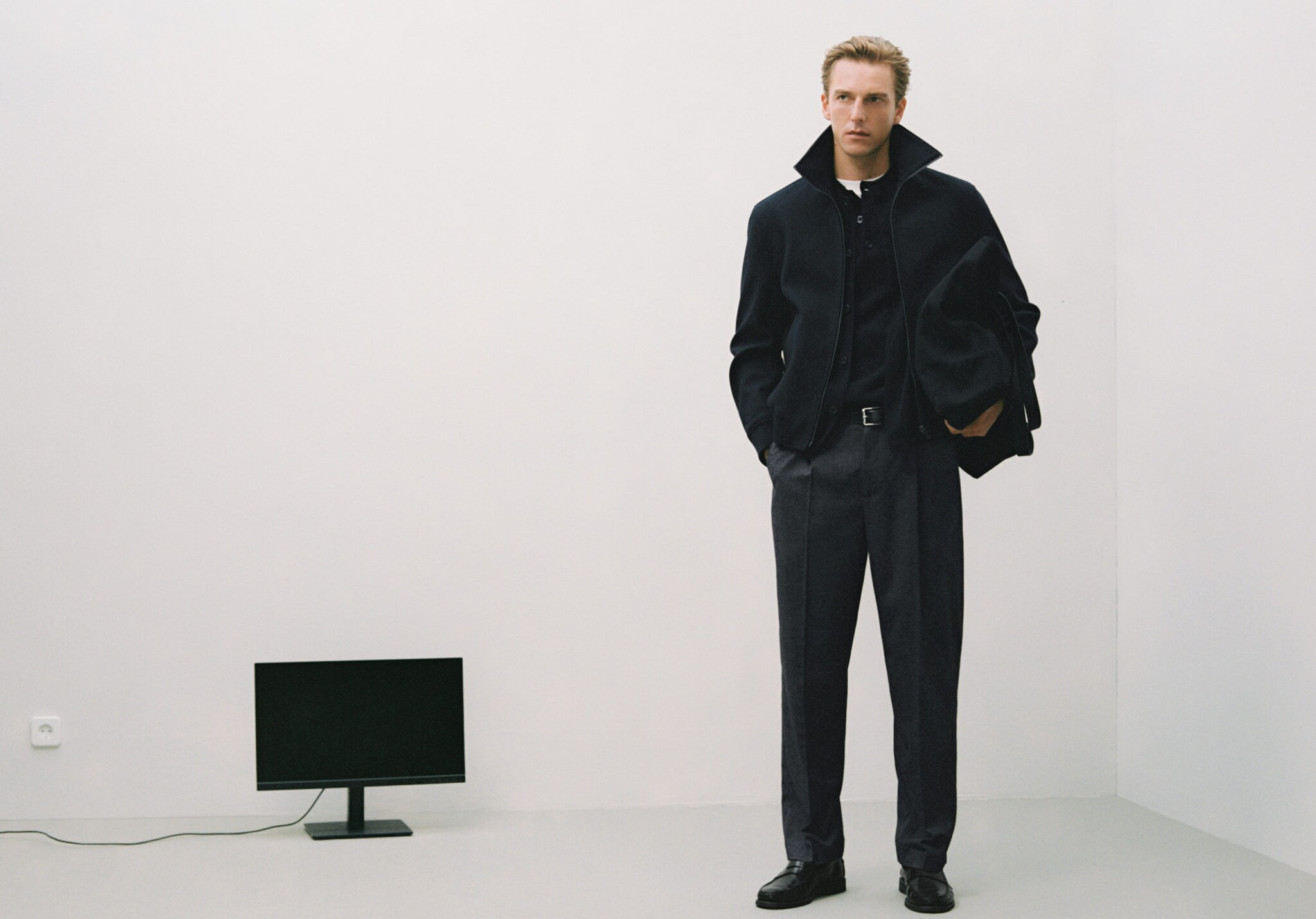 Regular-fit pleated trousers - Panoramic plane
